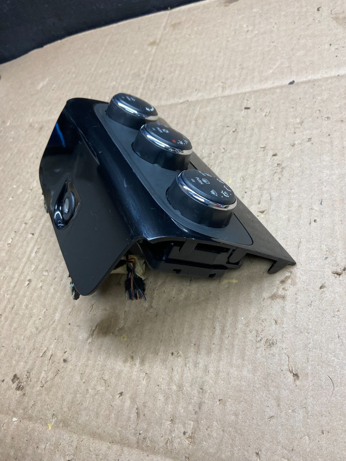 2011-2014 Chrysler 200 Heater AC Climate Switch Temperature Control Y5263 DG2