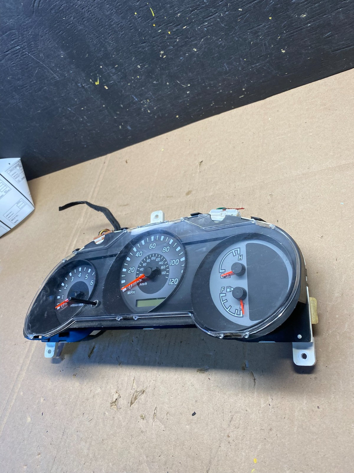 2002-2003 Nissan Pathfinder Xterra Cluster Speedometer Instrument OEM R8823 DG2