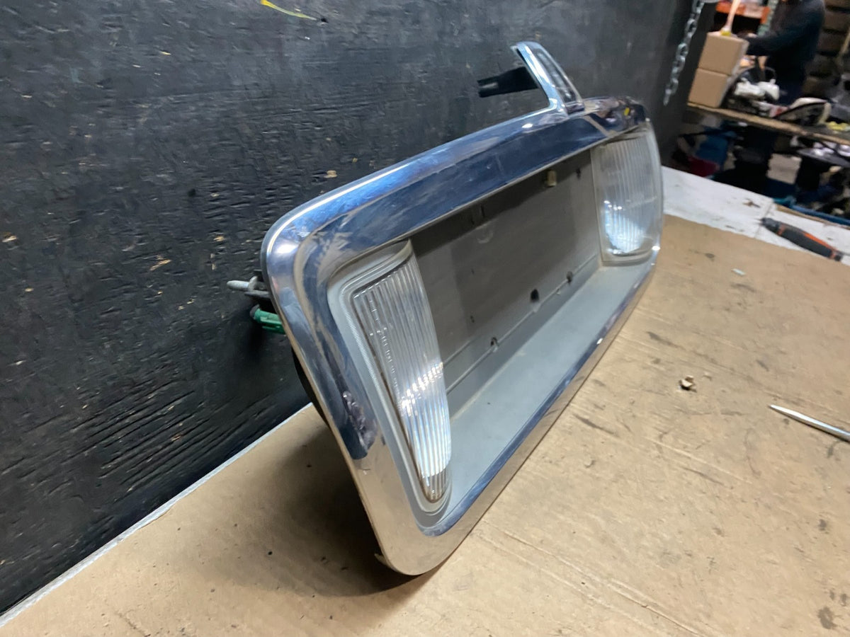 2003 to 2011 Lincoln Town Car Rear License Plate Trim Panel T4139 DG2