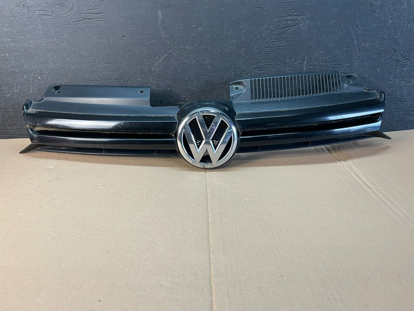2010 to 2012 Volkswagen Golf /GTI MK6 Front Black Grille Grill AD8320 DG0