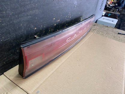1992 1993 1994 Toyota Camry Center Trunk Rear Tail Light W5668 DG2