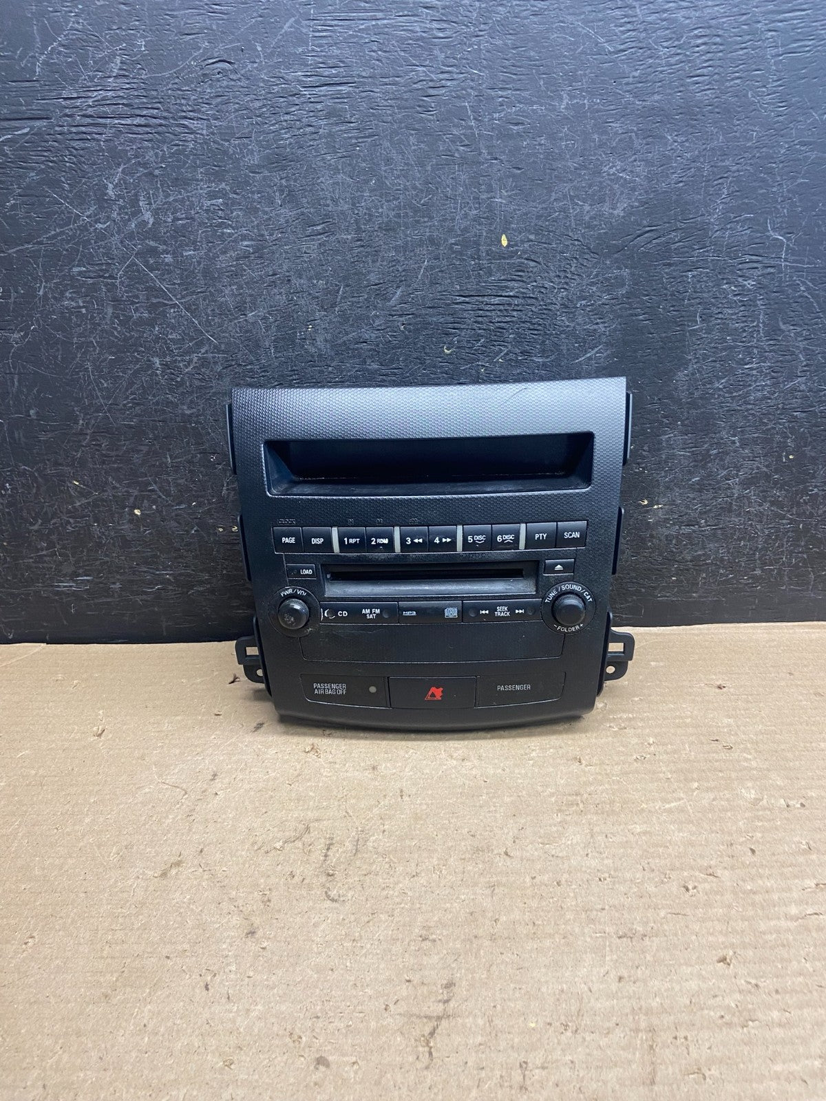 2007 to 2010 Mitsubishi Outlander Am Fm Cd Player Radio Receiver ah5382 DG0