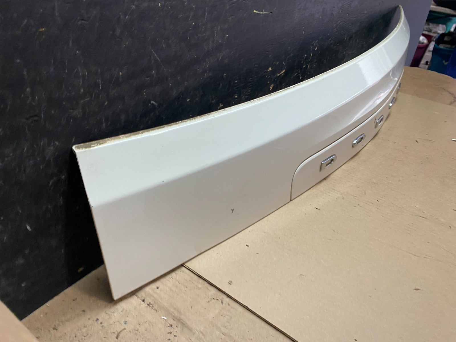 2011-2018 Dodge Grand Caravan Rear Tail Gate Trim Molding Panel OEM u7453 DG2
