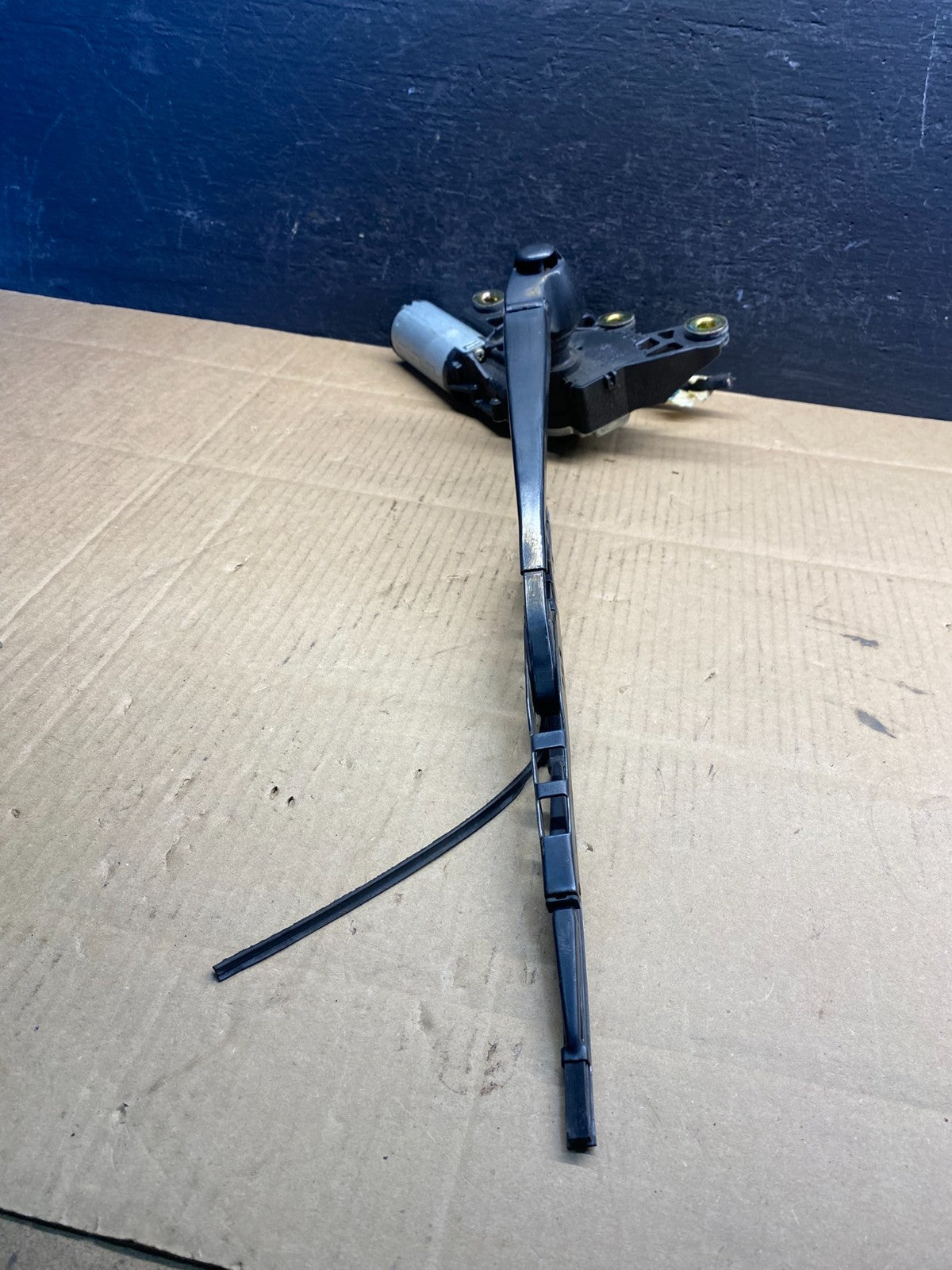 2001 to 2006 Volkswagen Golf Rear Windshield Wiper Motor AD5034 DG2