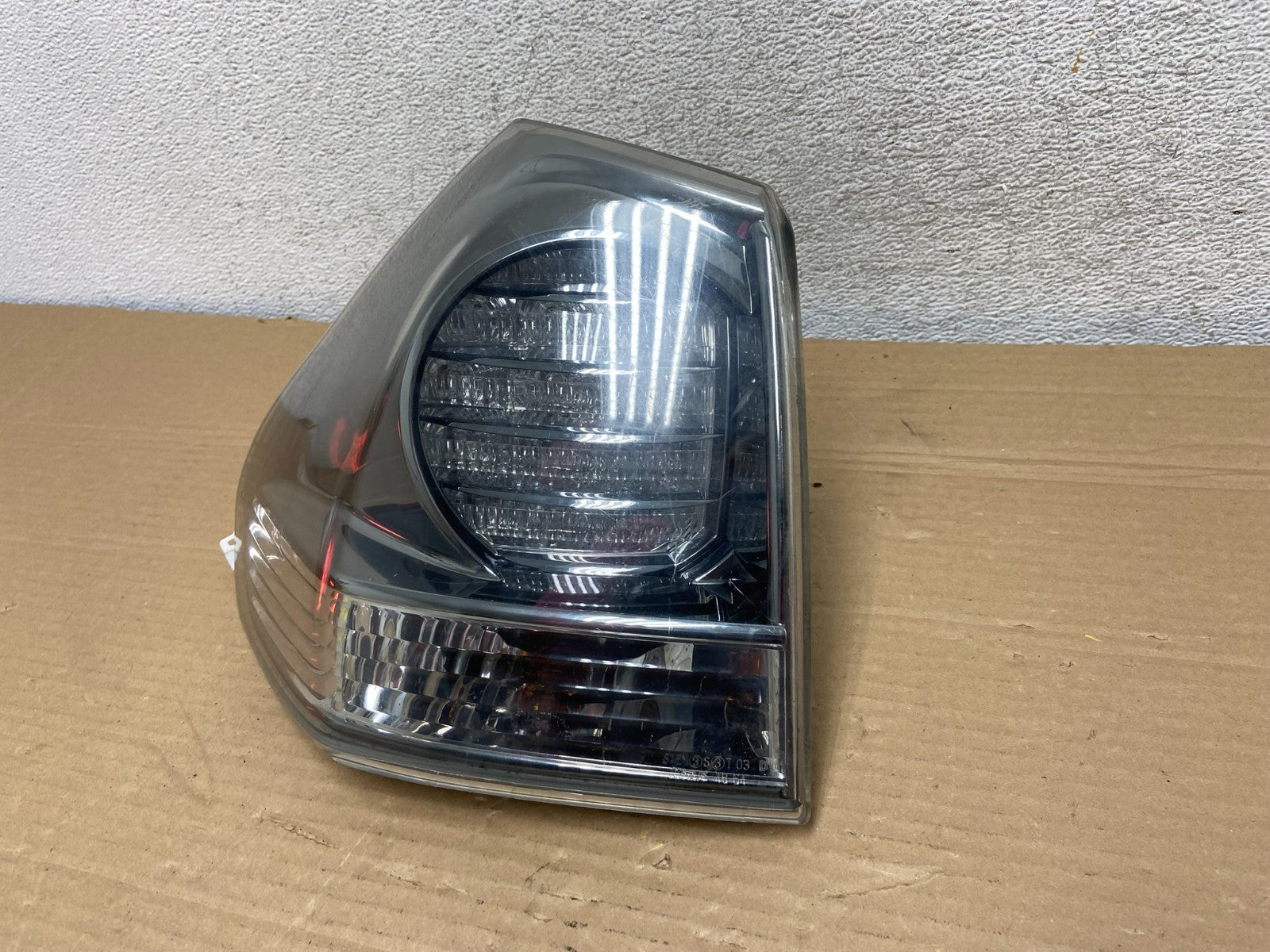 2006 to 2007 Lexus RX400H Left Driver LH Side Tail Light AG8916 DW2