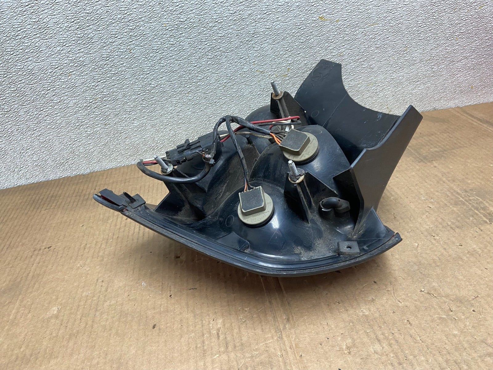 2003 - 2011 Ford Crown Victoria Left Driver Lh Side Tail Light Oem AA9651 LK6