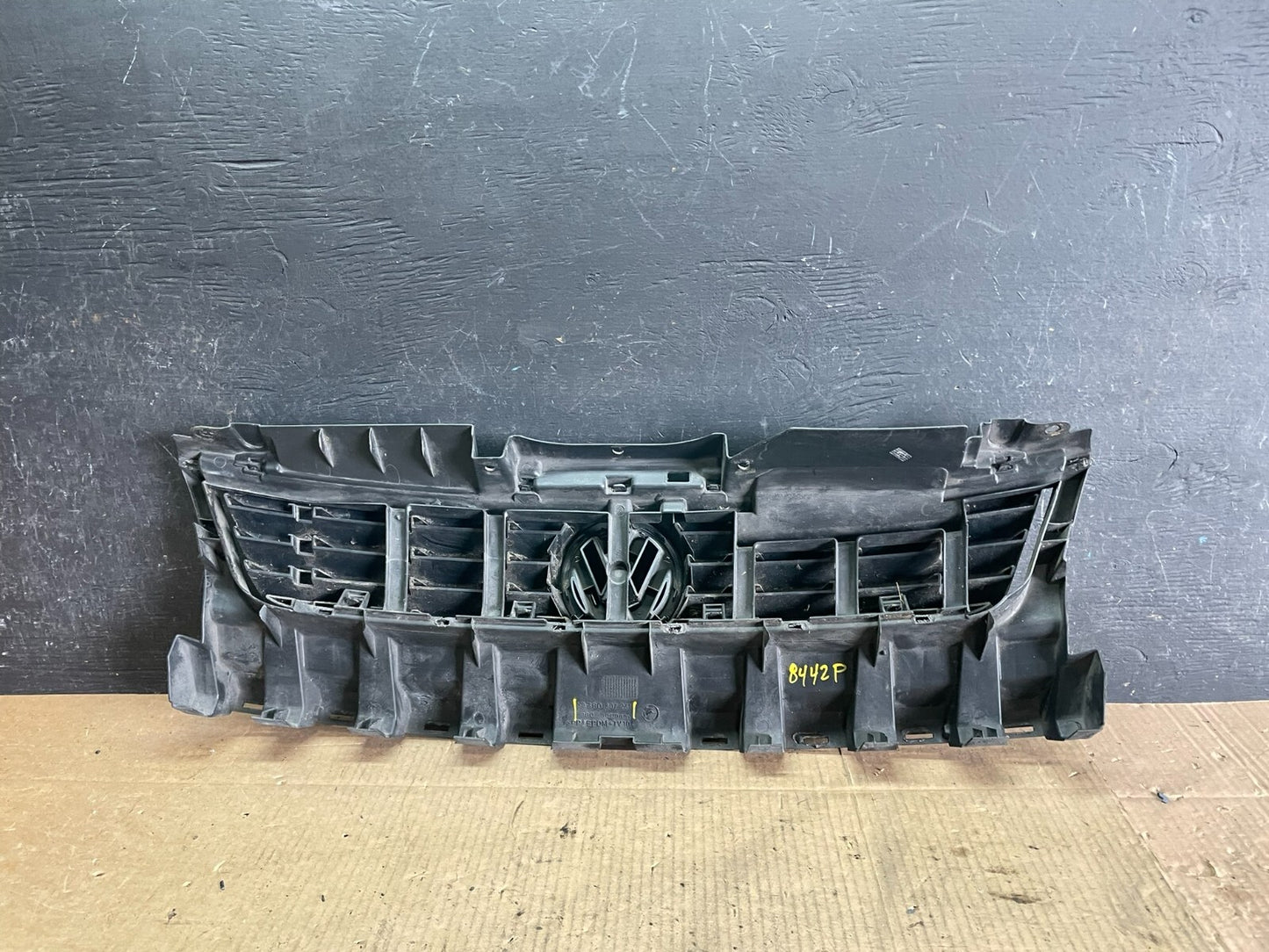 1996 to 2000 Volkswagen Passat Front Grill Grille J41188