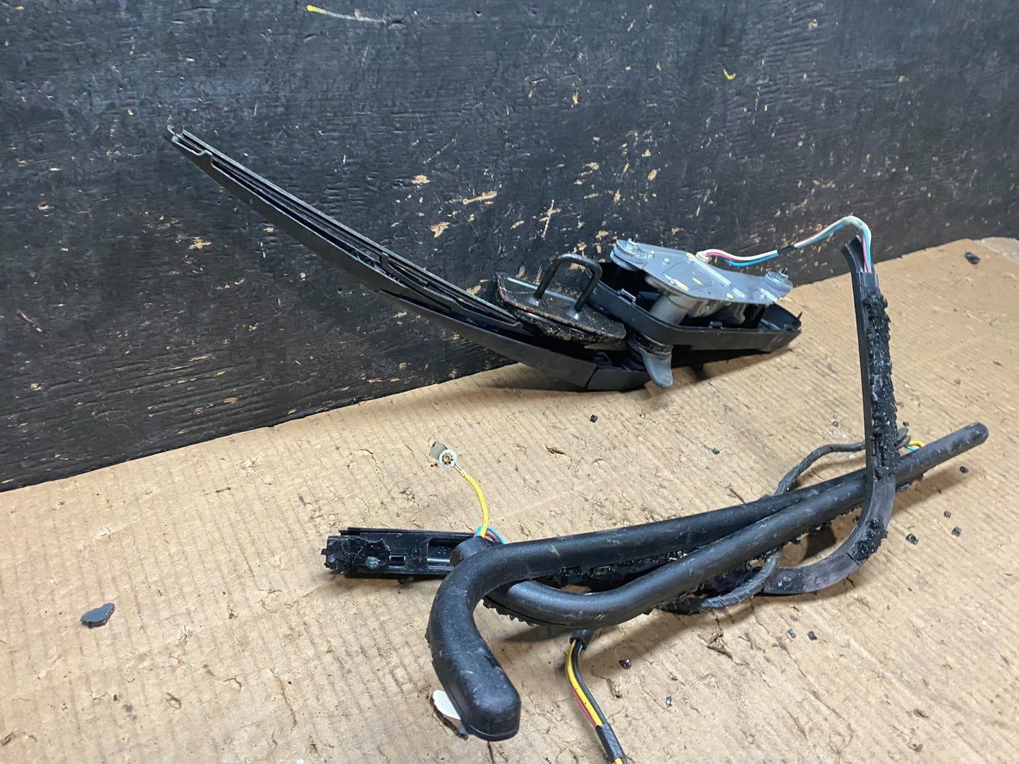 2011-2013 Jeep Grand Cherokee Tailgate Back Door Rear Wiper Motor Wiper y6704 DG4