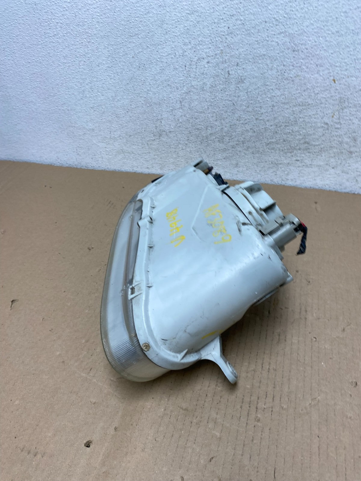 1998 to 2001 Kia Sephia Left Driver LH Halogen Headlight AF3089 DG10
