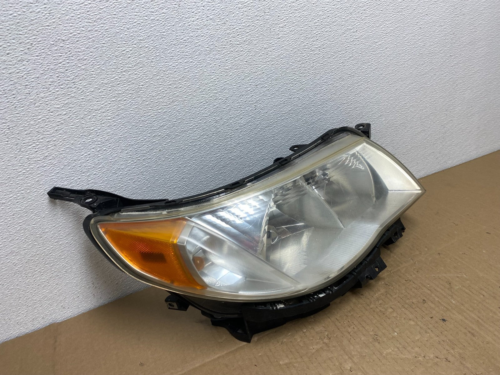 2009 - 2013 Subaru Forester Right Passenger Side Halogen Headlight OEM AB8180 DW2