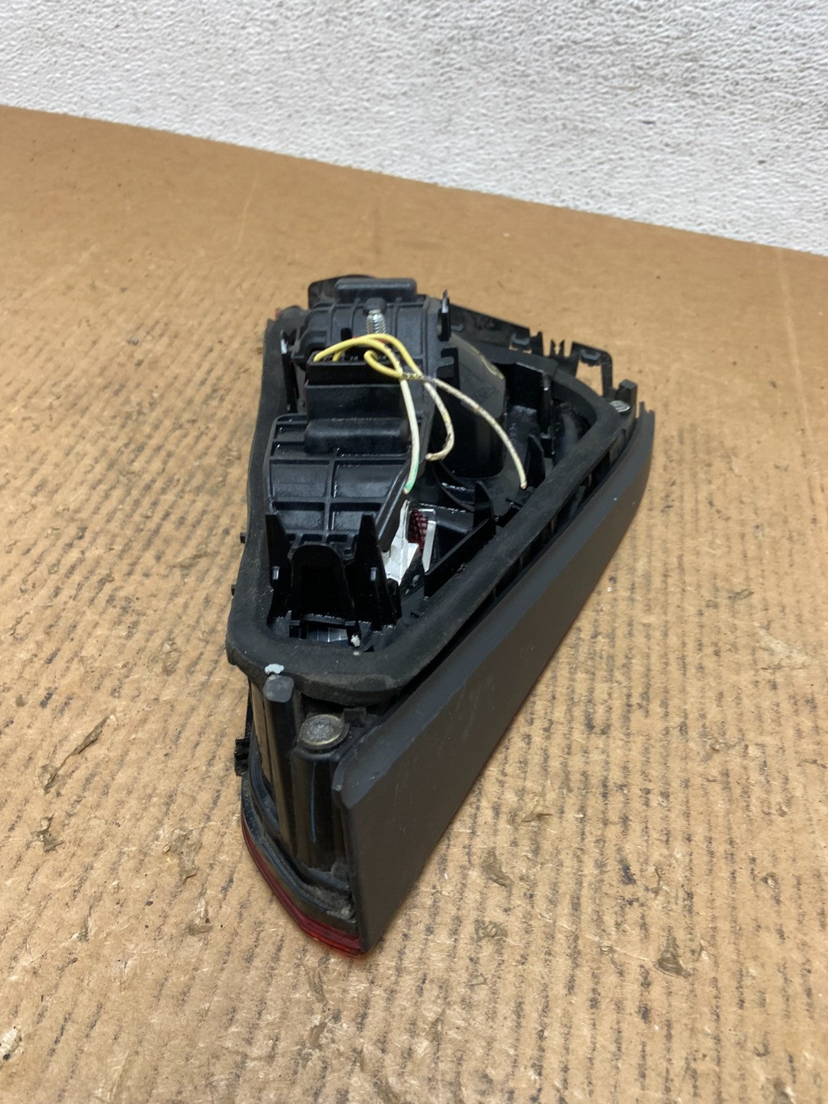 2016-2019 Volkswagen Passat Left Driver Side Inner Tail Light AE1268 PS5