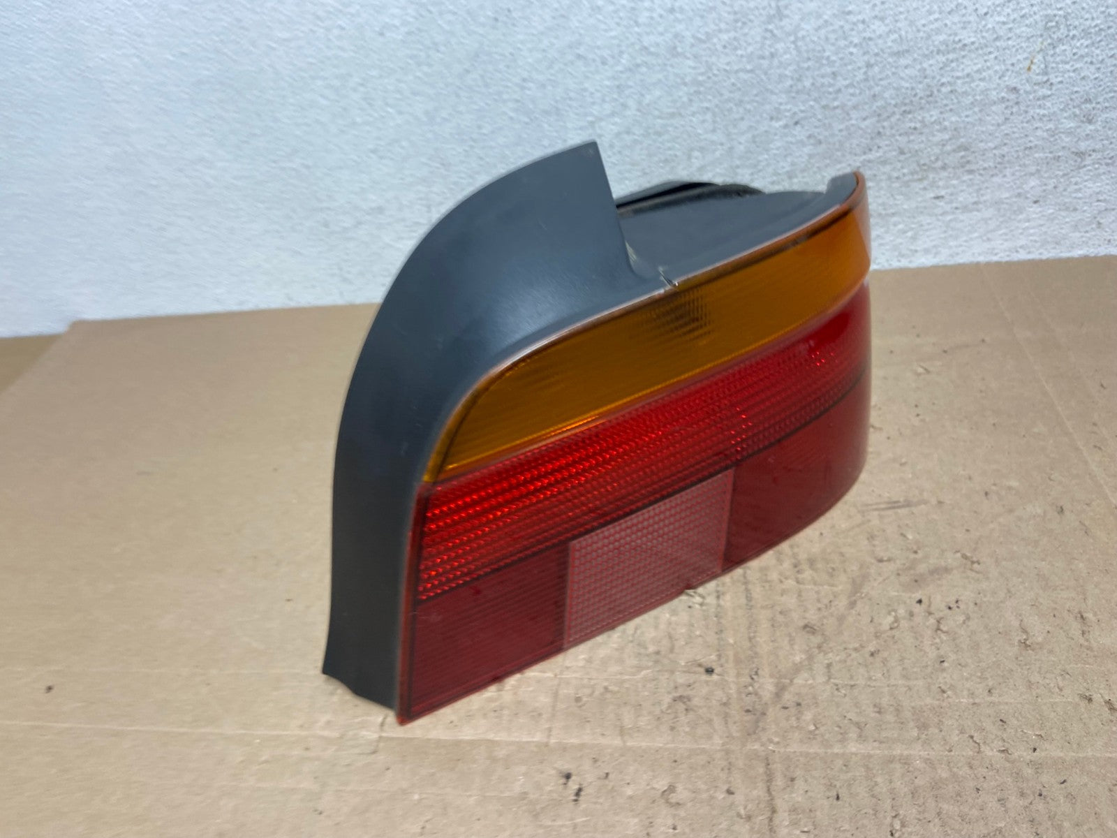 1996-2000 BMW 5-SERIES E39 528i 540i Right Passenger Rh Tail Light AE6459 LK2