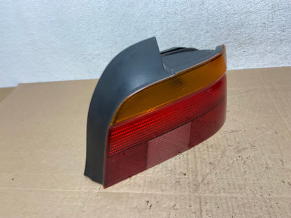 1996-2000 BMW 5-SERIES E39 528i 540i Right Passenger Rh Tail Light AE6459 LK2