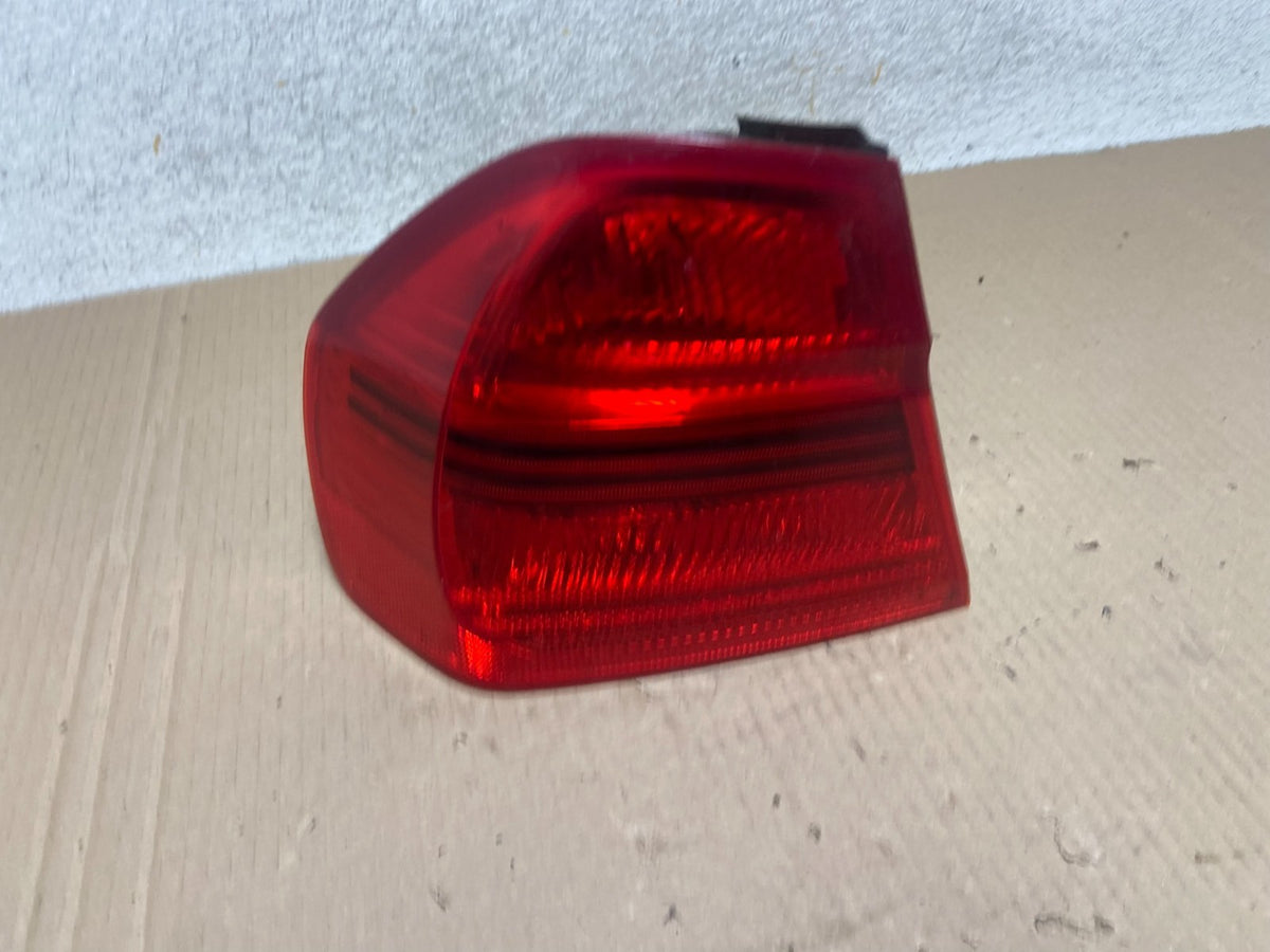 2006 2007 2008 BMW 328i 3 Series Left Driver Lh Side Tail Light AI9506 LK0