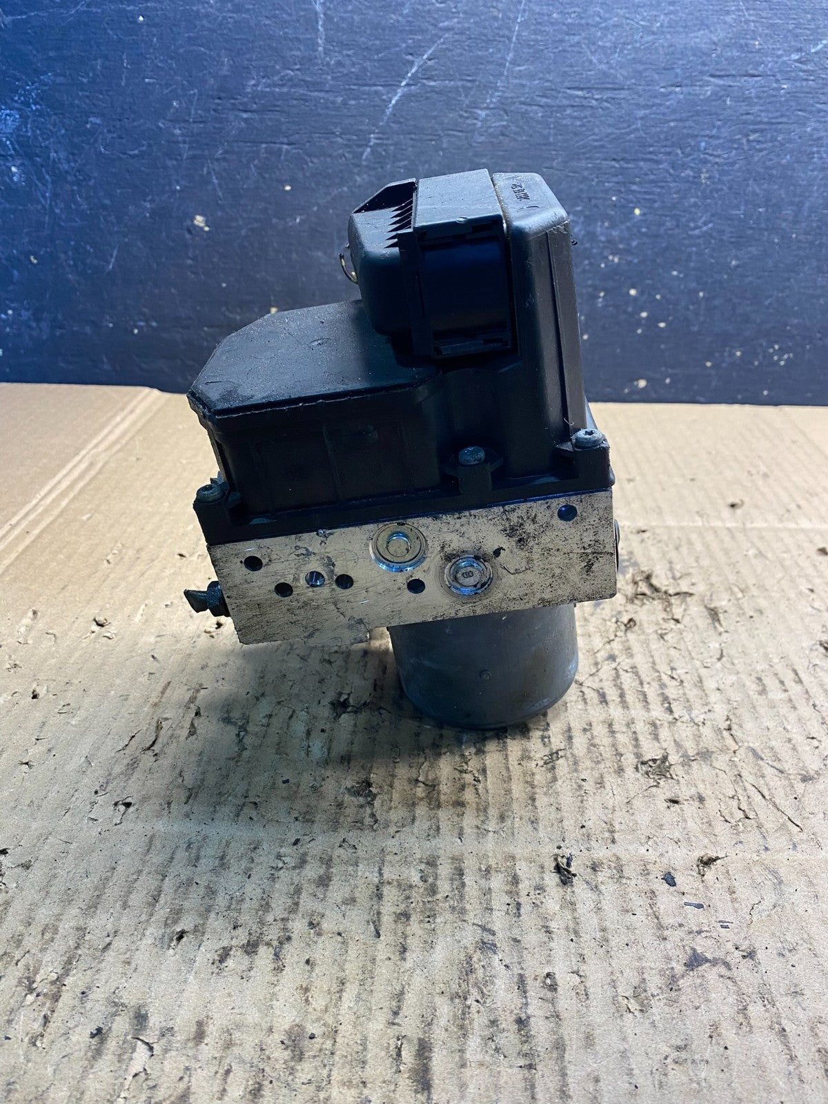 2001 2002 2003 BMW 325i 330i ABS Anti Lock Brake Pump 3451 6762113 ab2801 DG3