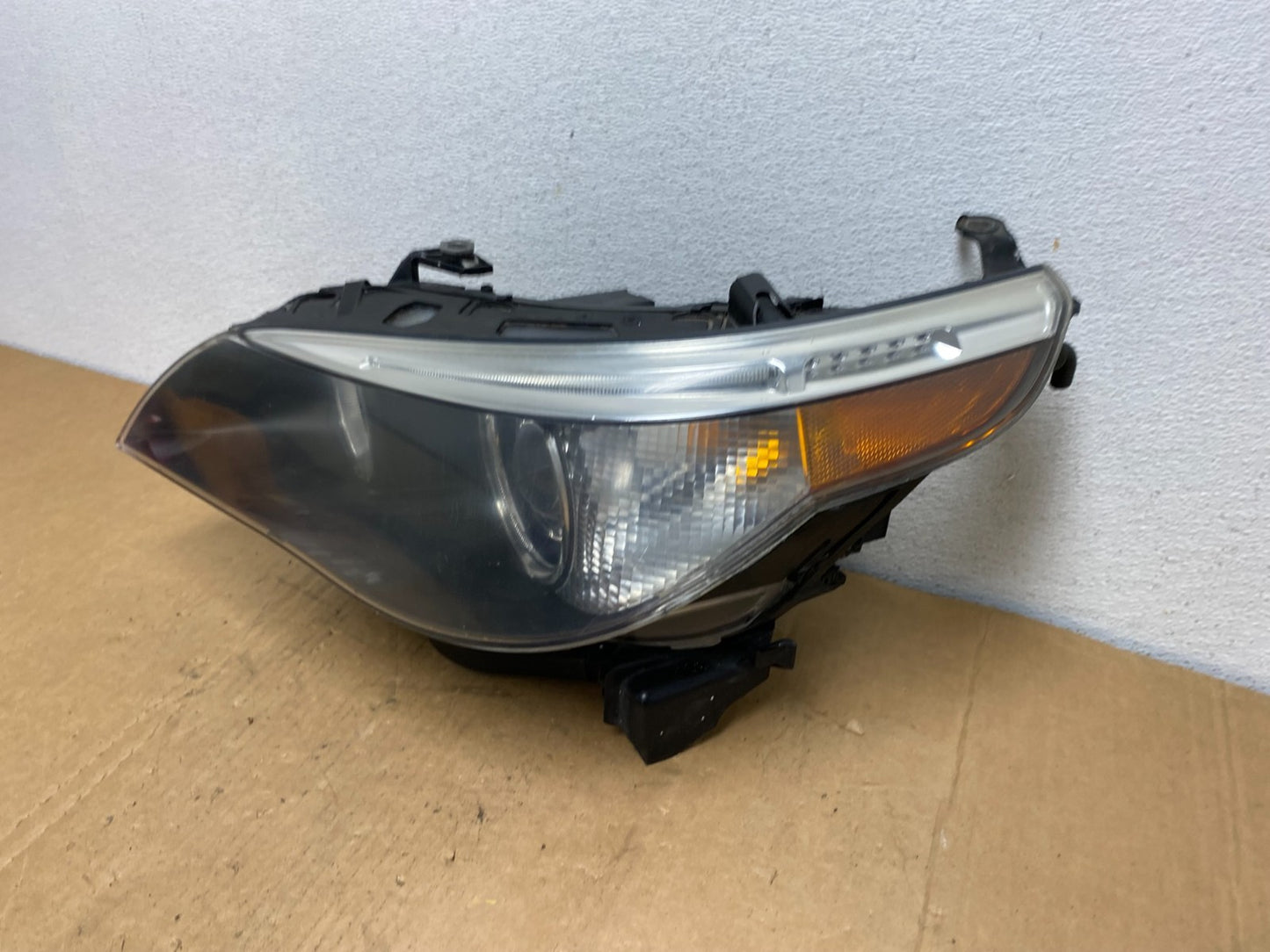 2004 to 2007 BMW 525i 5 Series Headlight Left Driver LH Xenon AFS AC8555 DW1