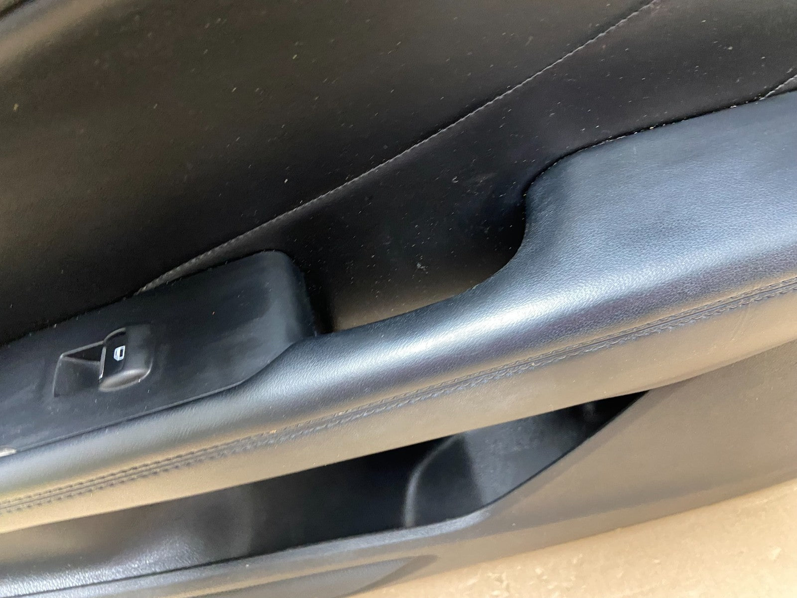 2015 to 2019 Lincoln MKC Front Right Passenger RH Side Trim Door Panel ae8779 DG3