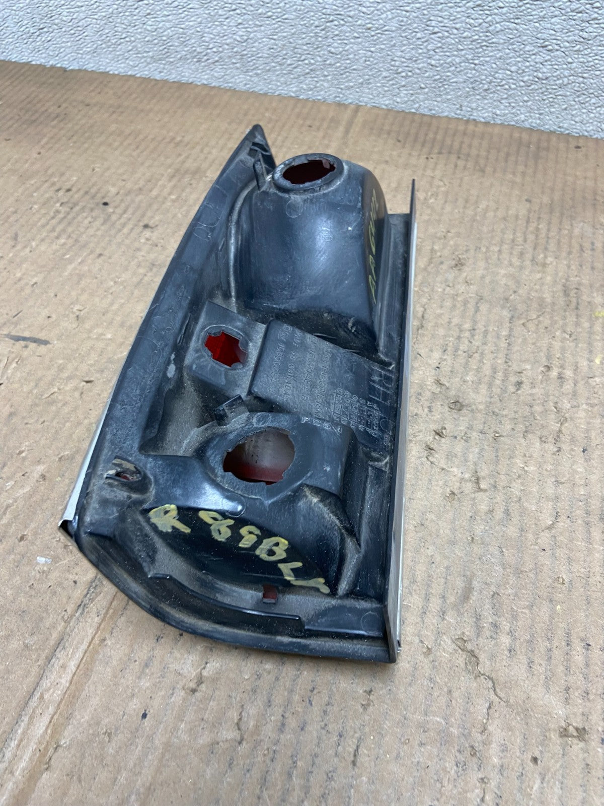 1985 to 1993 Chevrolet S10 S15 SONOMA Right Passenger Tail Light AA64425