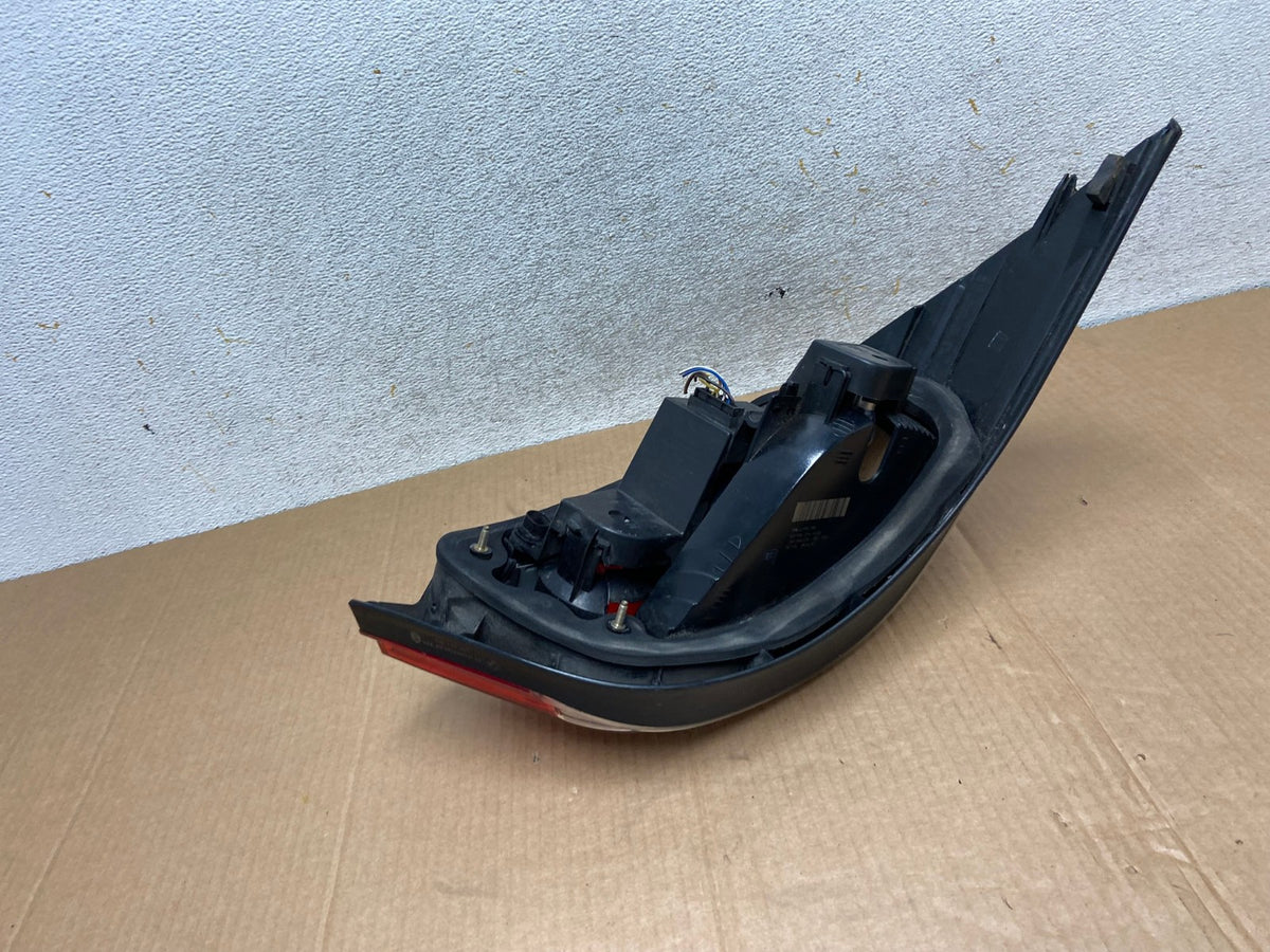 2004 - 2007 BMW 5 Series E60 Right Passenger RH Side Tail Light AI5687 LK4