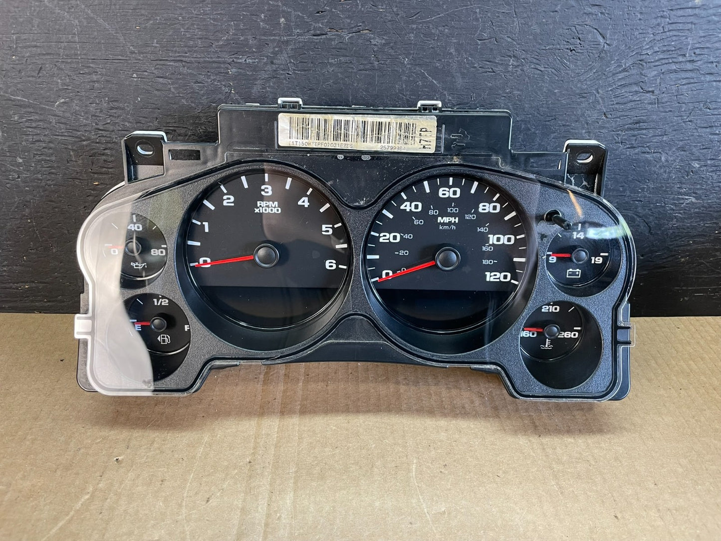 2007 to 2013 Chevrolet Silverado Suburban Cluster Gauge Speedometer AF3613 DG0