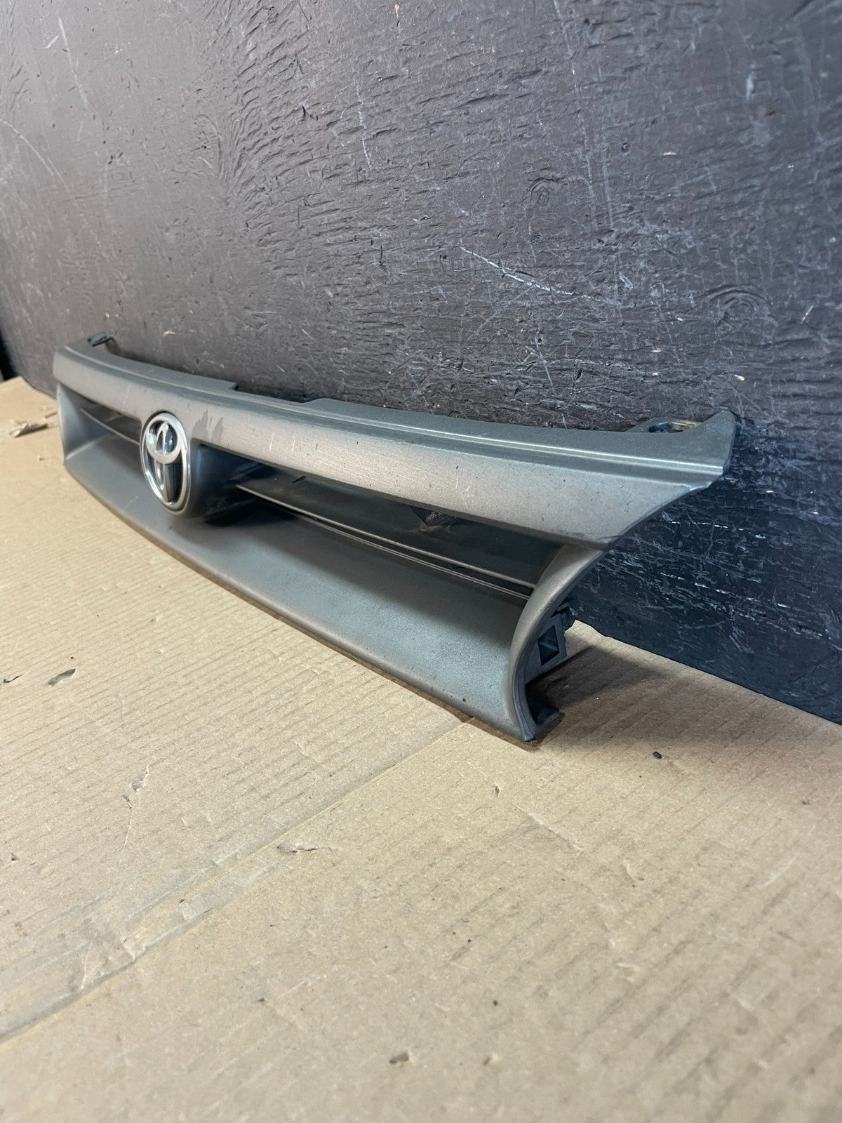 1993 to 1995 Toyota Corolla Front Grill Grille AE37911