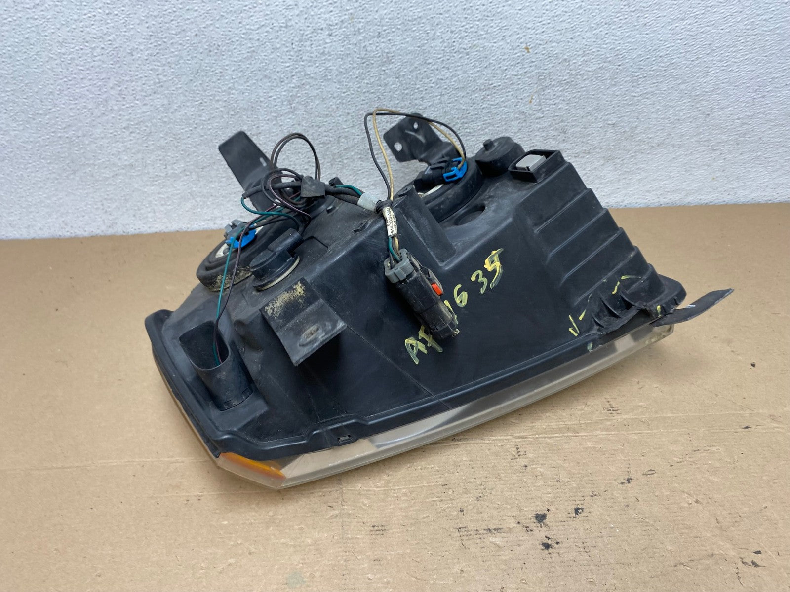 2005-2007 Jeep Grand Cherokee Left Driver LH Halogen Headlight AF4636 LK8