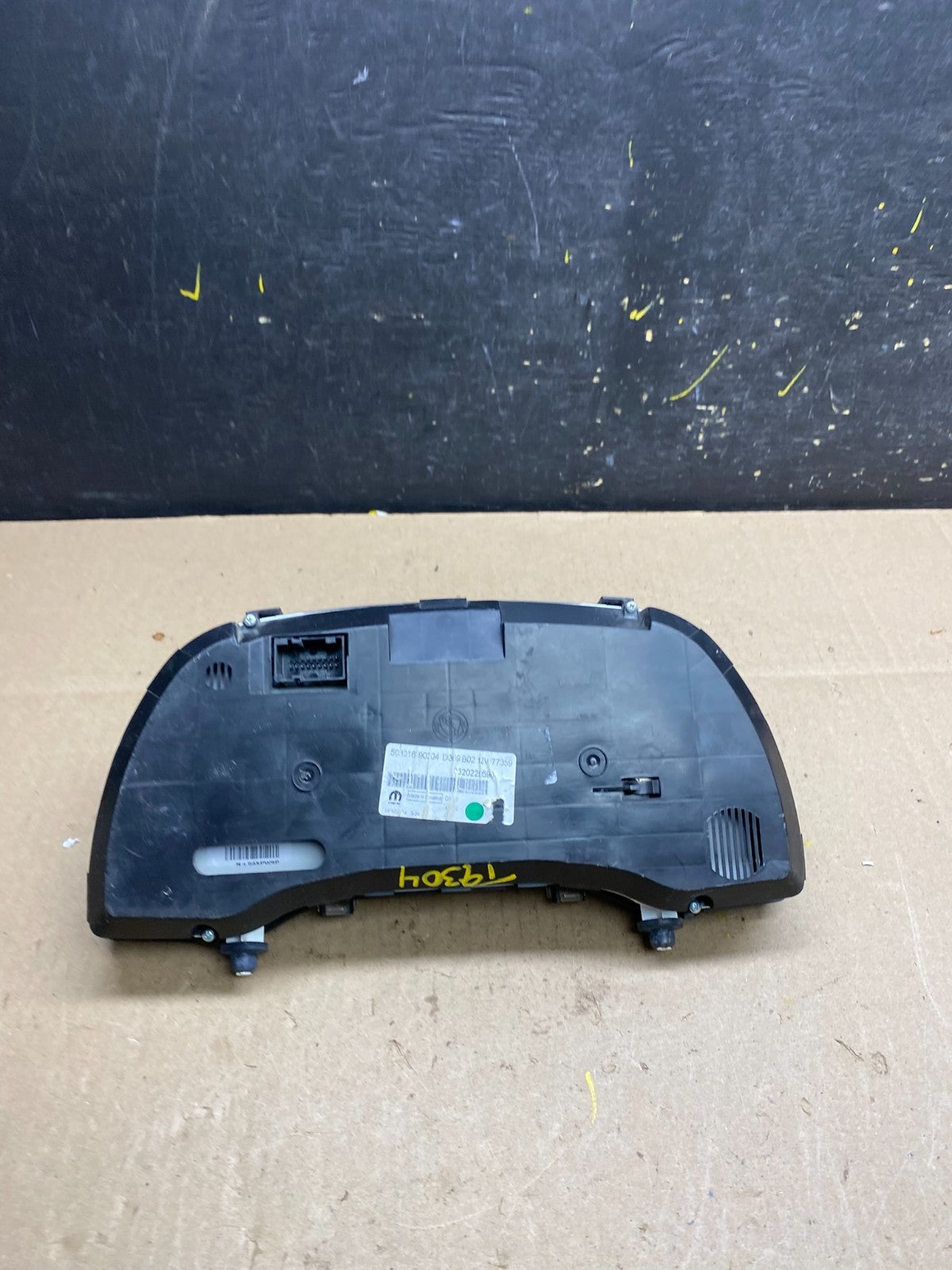 2016 to 2017 Dodge Promaster City Speedometer Cluster Gauge t9304 DG5