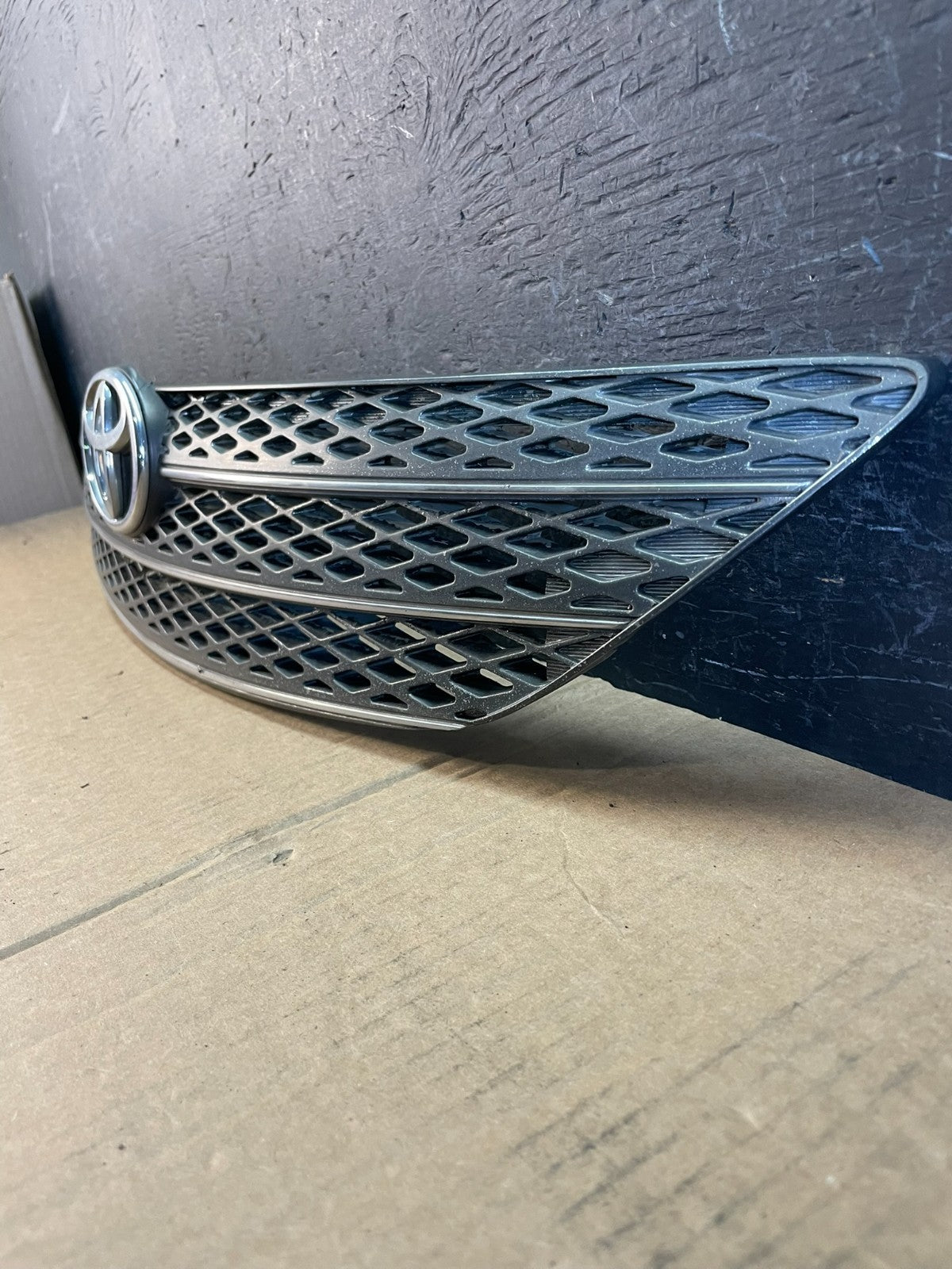 2002 2003 2004 Toyota Camry Front Upper Grill Grille ad0187 DG1