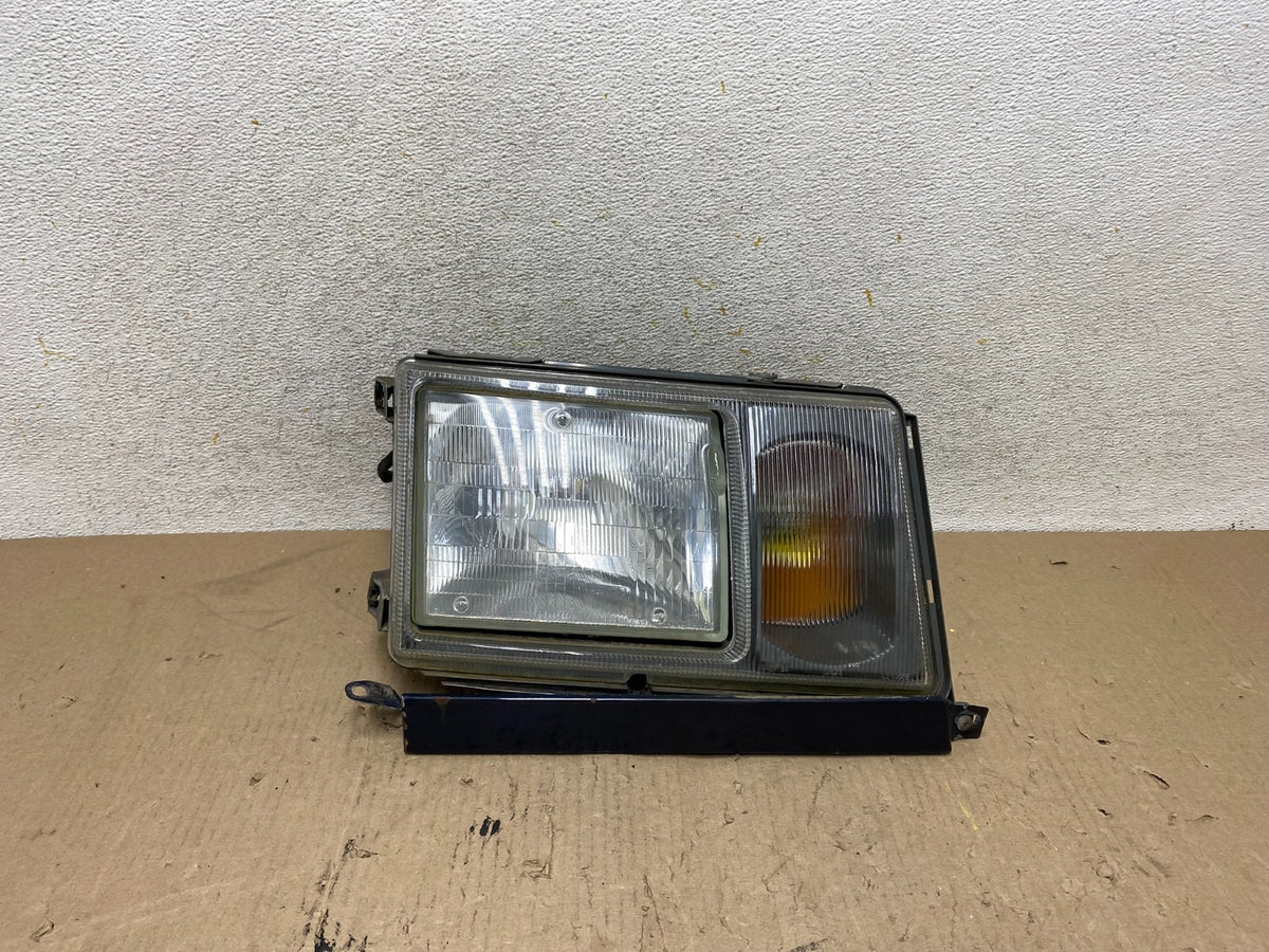 1986-1993 Mercedes Benz w124 300 300d 300e Right Side Headlight AH7700 PS0