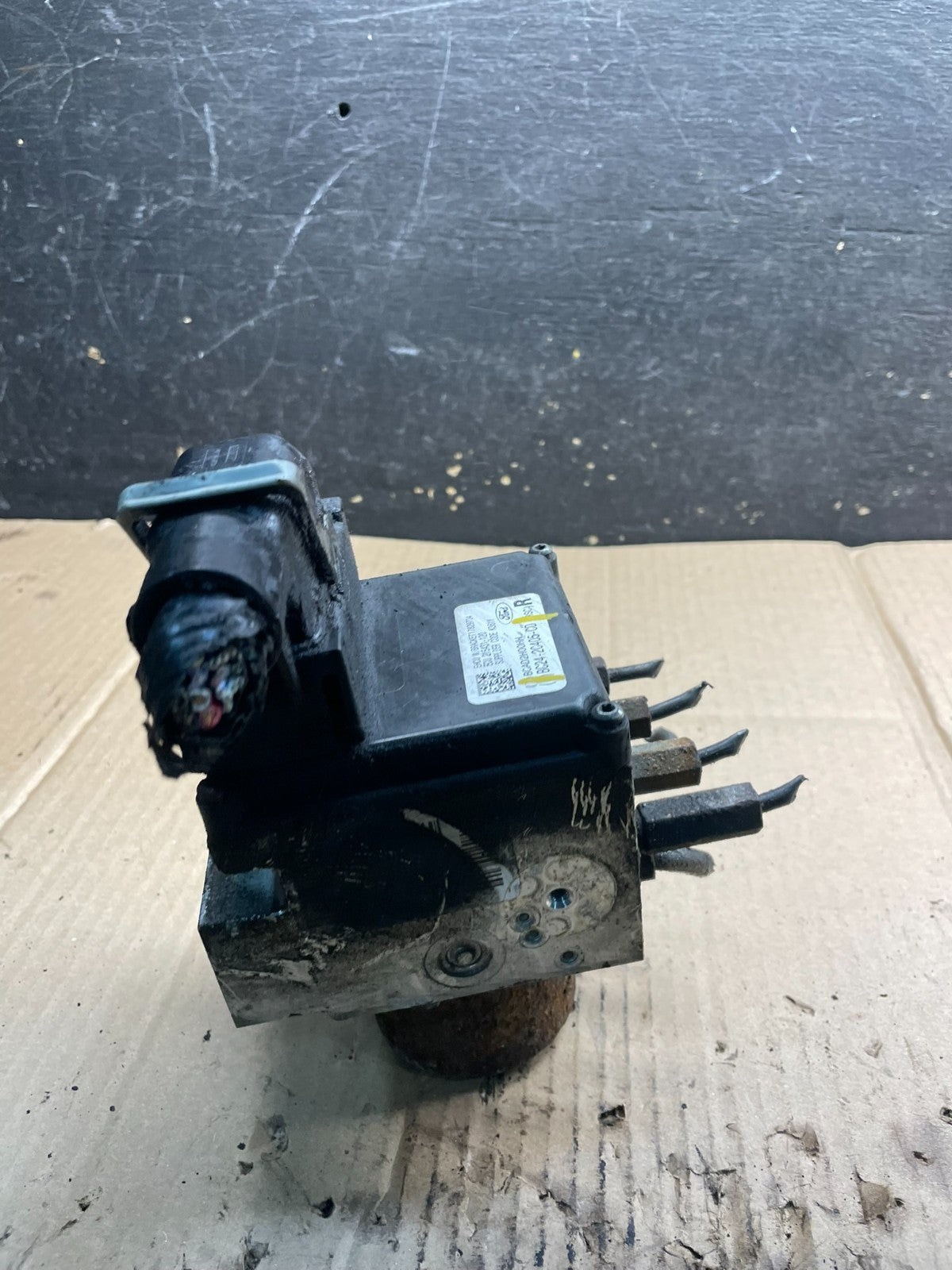2011 - 2014 Ford E250 E350 Van  ABS Anti Lock Brake Pump Module Oem x1022 DG1