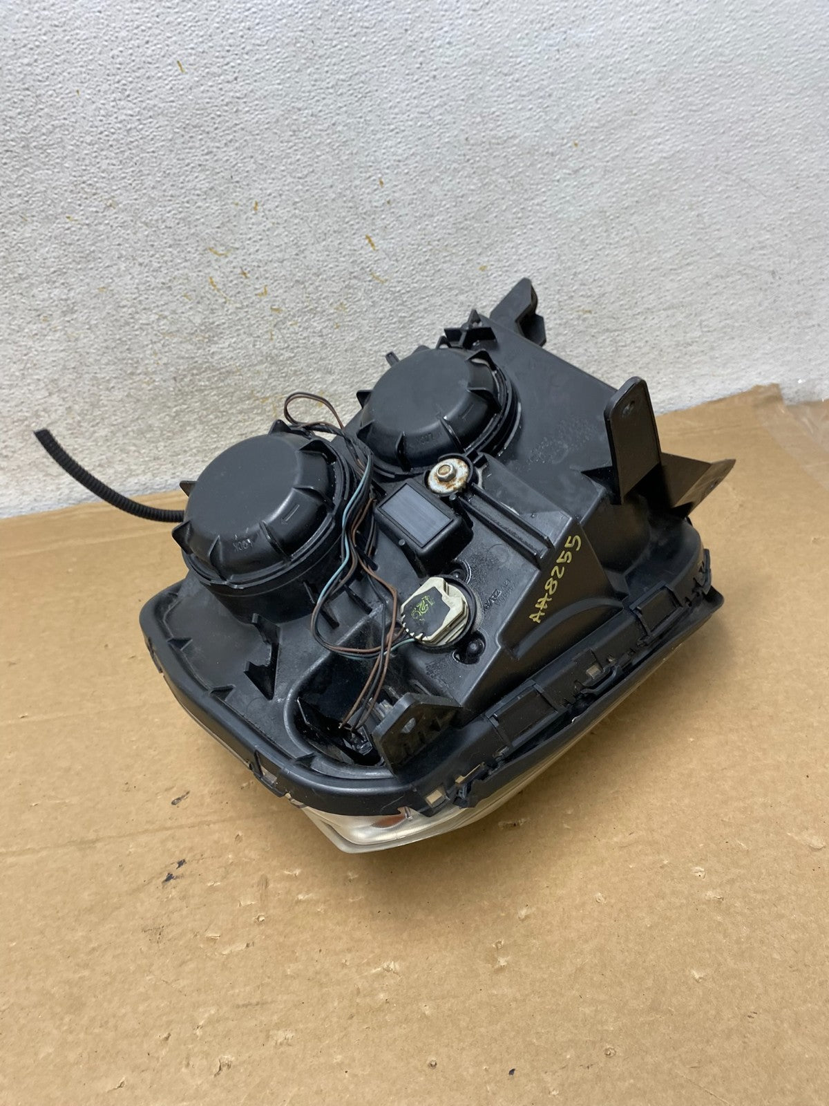 2010 to 2015 GMC Terrain Halogen Passenger Right Rh Side Headlight AH8255 DW4