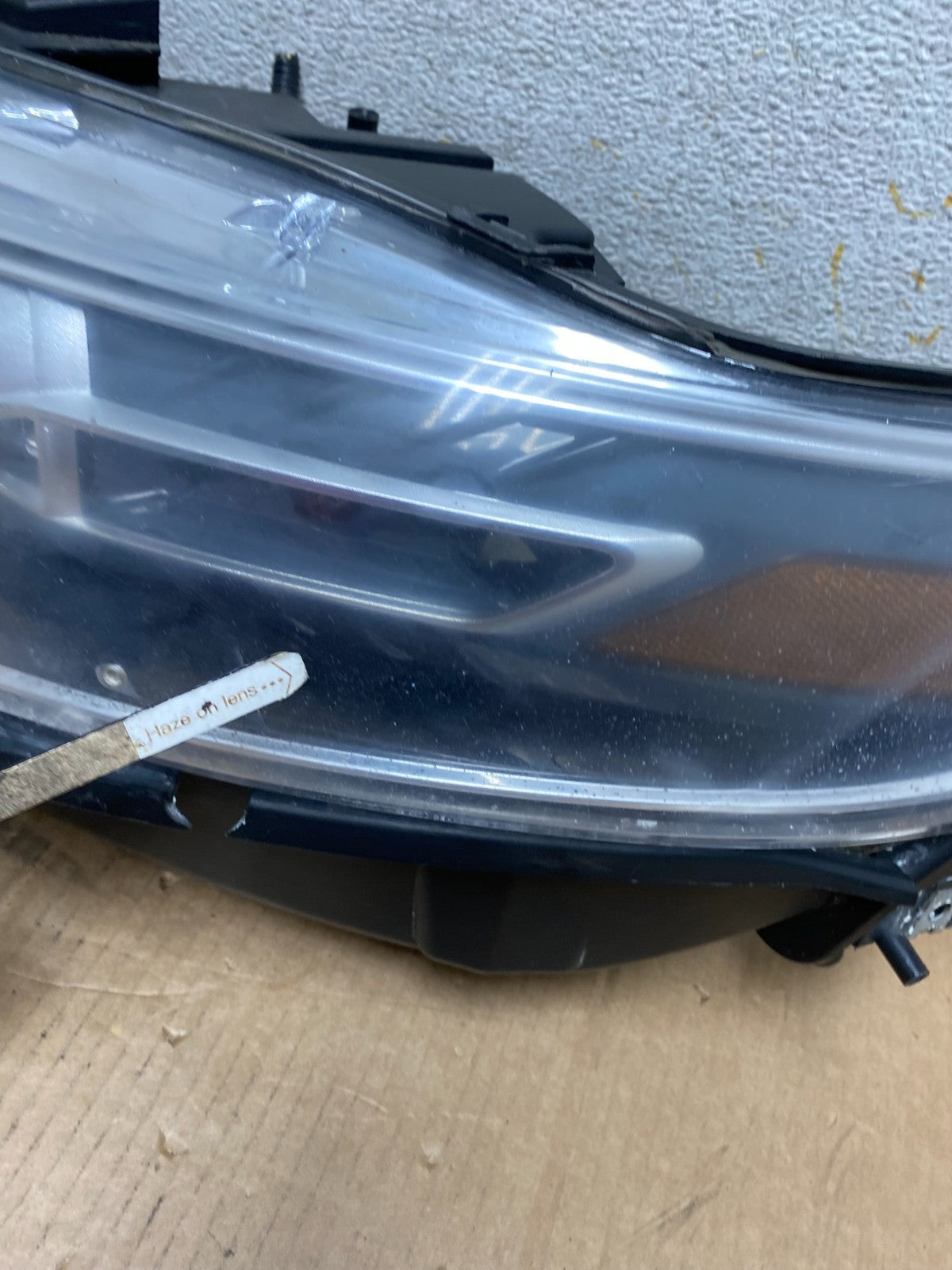 2013 to 2019 Ford Taurus Left Driver LH Side Headlight Halogen AI8755 DW4