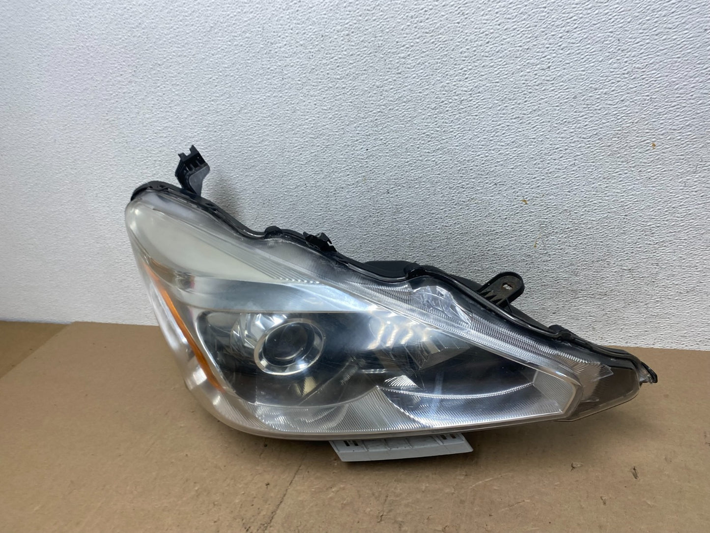 2013 2014 2015 Nissan Altima Right Passenger RH Halogen Headlight TYC AE6890 DW1