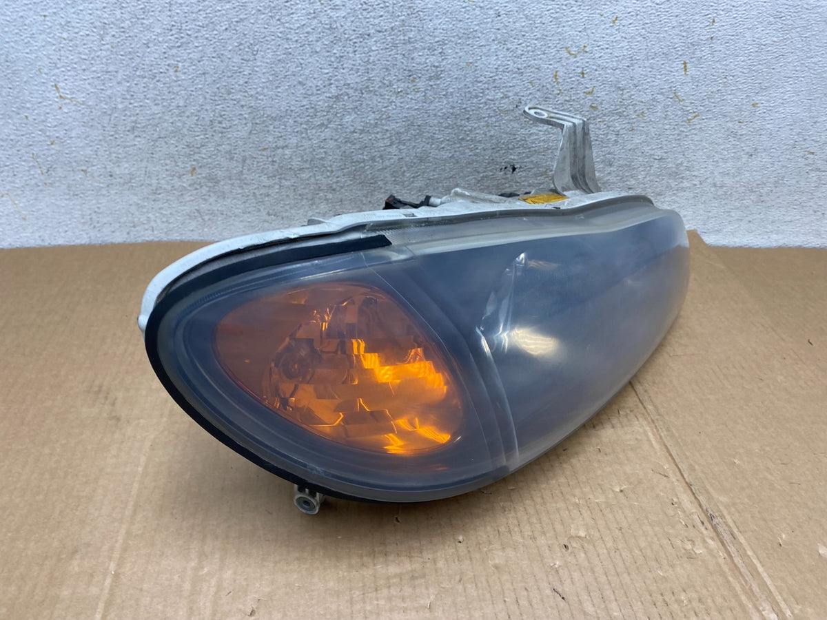 2002 to 2004 Infiniti I35 Hid Xenon Right Passenger RH Black Headlight AI4431 DW2
