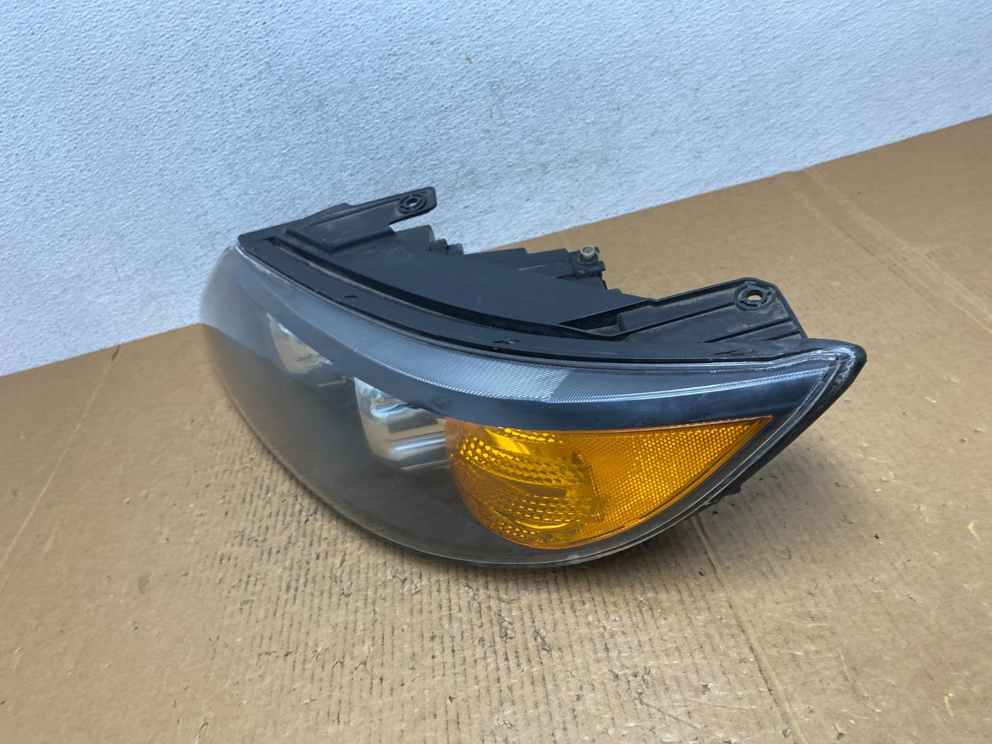 2011 to 2013 Kia Sorento Left Driver LH Side Headlight Halogen AE1412 DW1