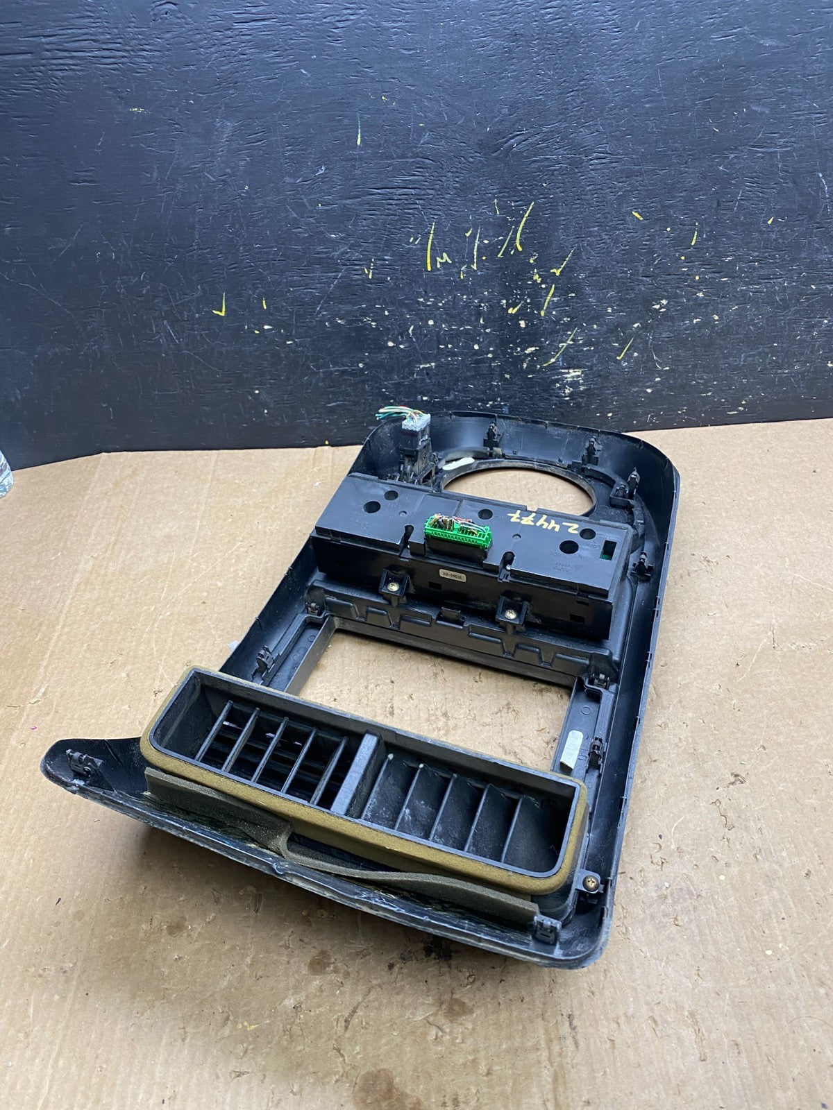 2003 to 2008  Honda Element Radio Climate Control Shifter Bezel OEM Z4477 DG6