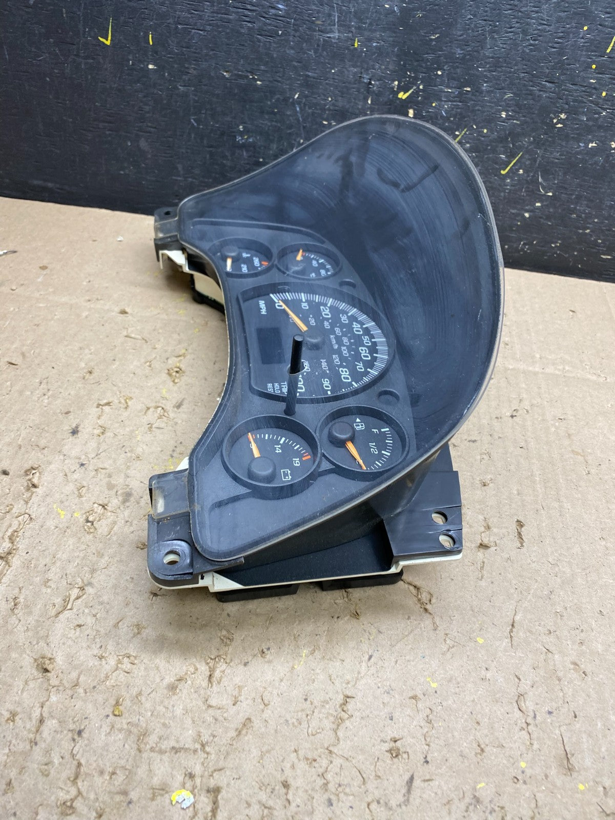 2004 to 2007 Chevrolet Express Speedometer Cluster Gauge OEM  U5529 DG3