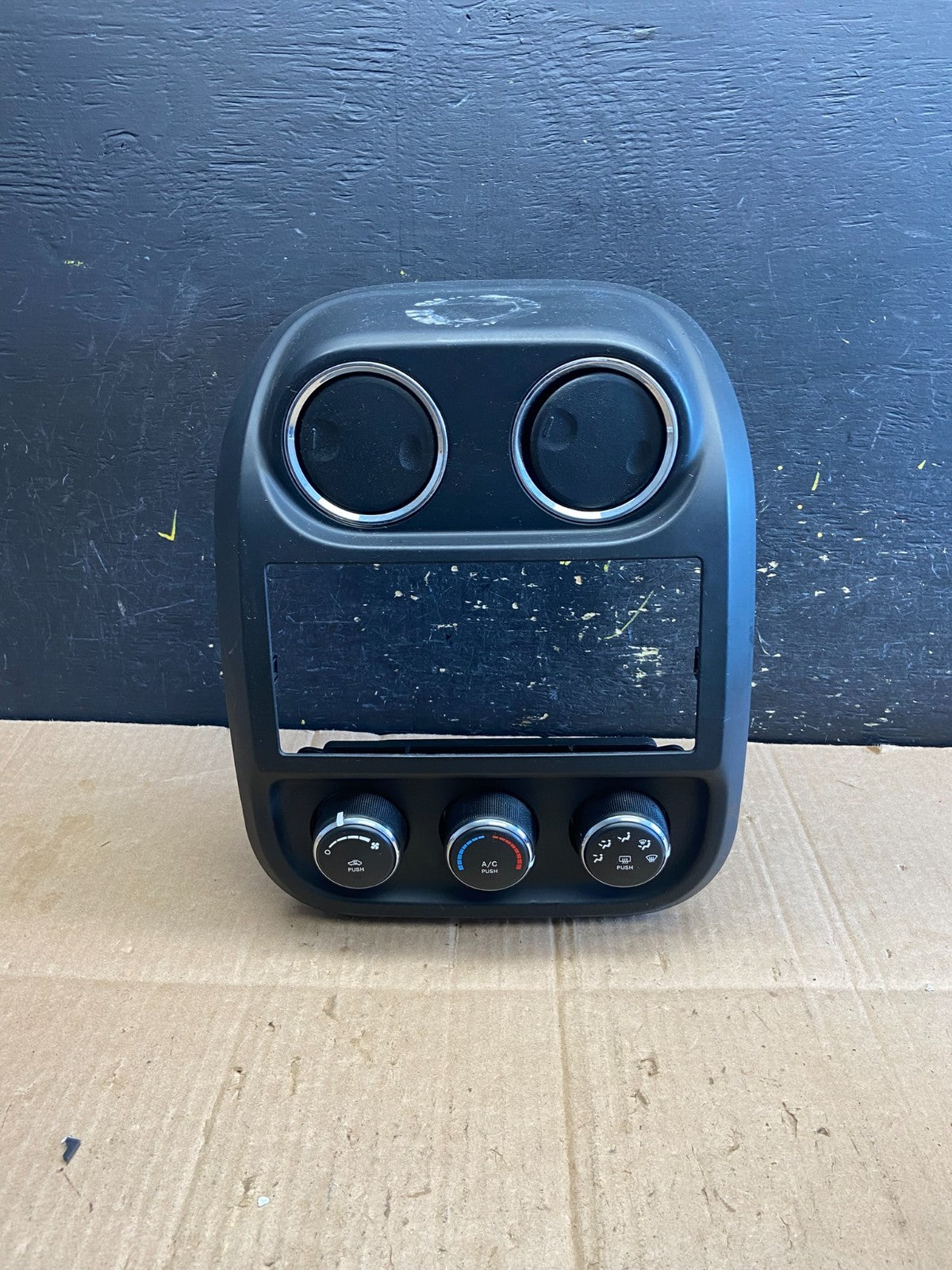2011 to 2017 Jeep Patriot Dash Climate Temperature Control Radio Bezel AA8071 DG0