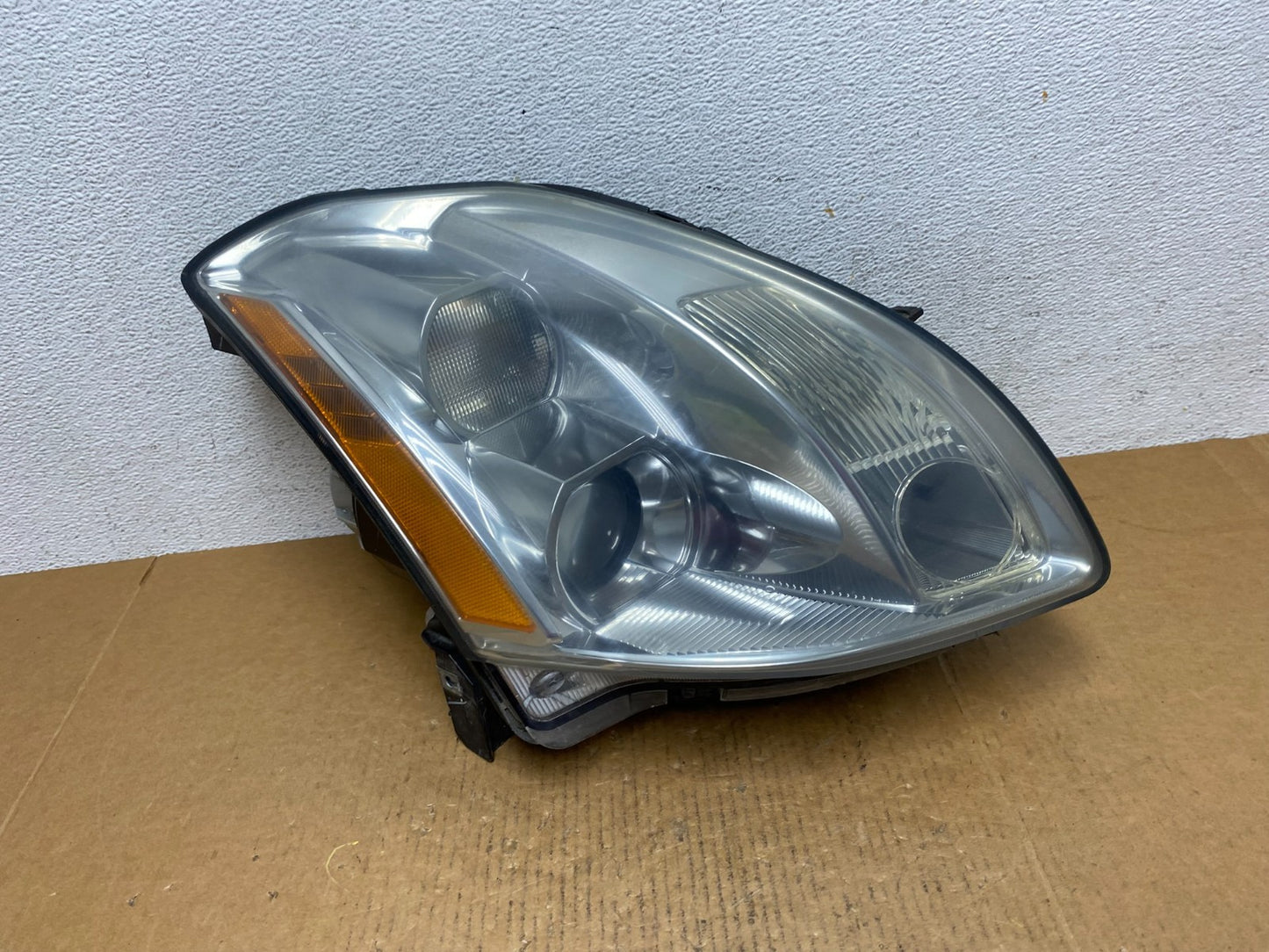 2004 2005 2006 Nissan Maxima Right Passenger Side Headlight Xenon HID AD9334 DW0