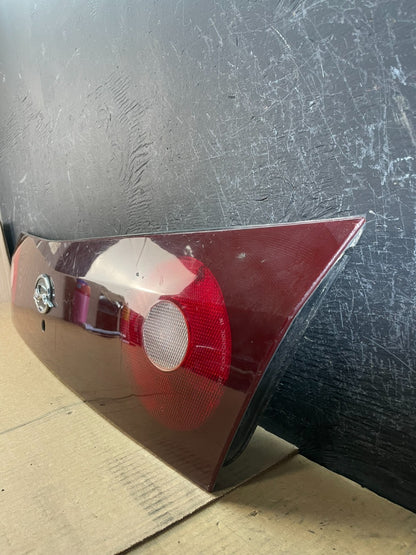 2000-2004 Chevrolet Impala Rear Trunk Center Finish Panel Tail Light AD0220 DG1