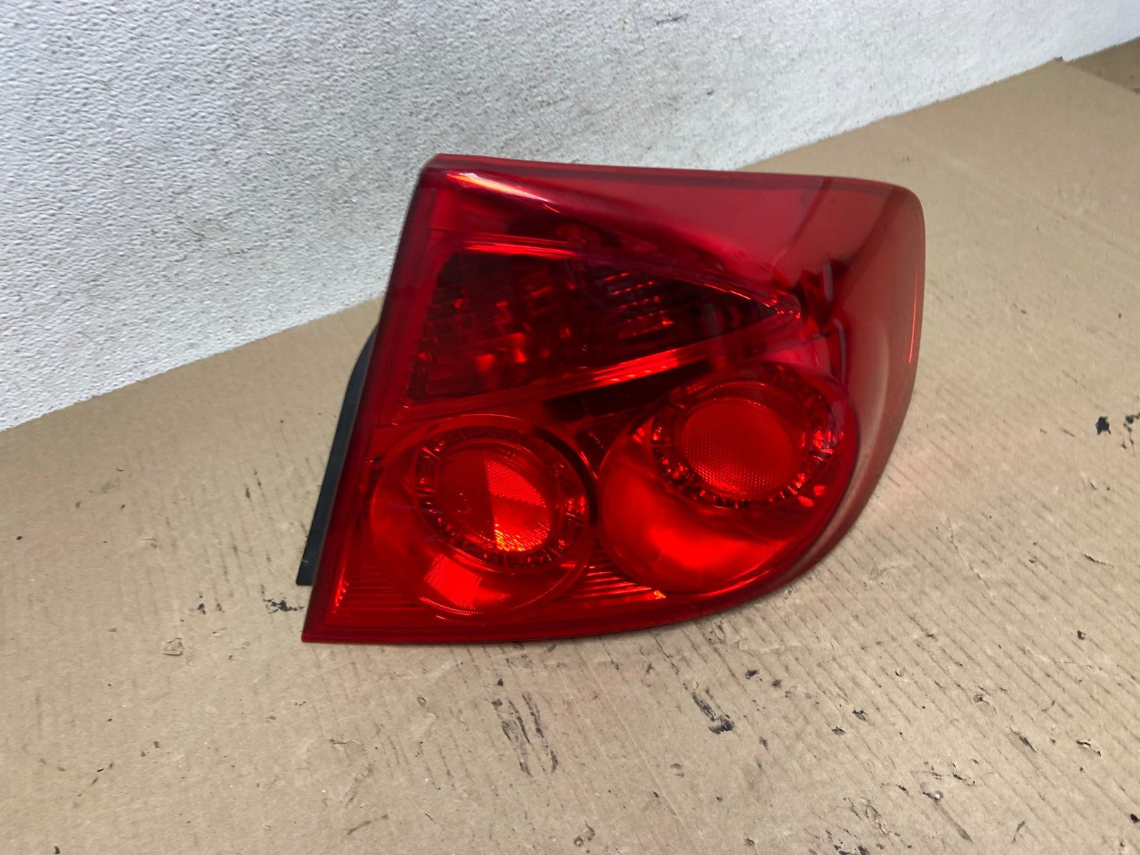2005 to 2006 Infiniti G35 Right Passenger Side Tail Light AF5886 LK2