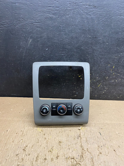 2013 to 2017 Chevrolet Traverse Radio Bezel Ac Heater Climate Control T8581 DG0