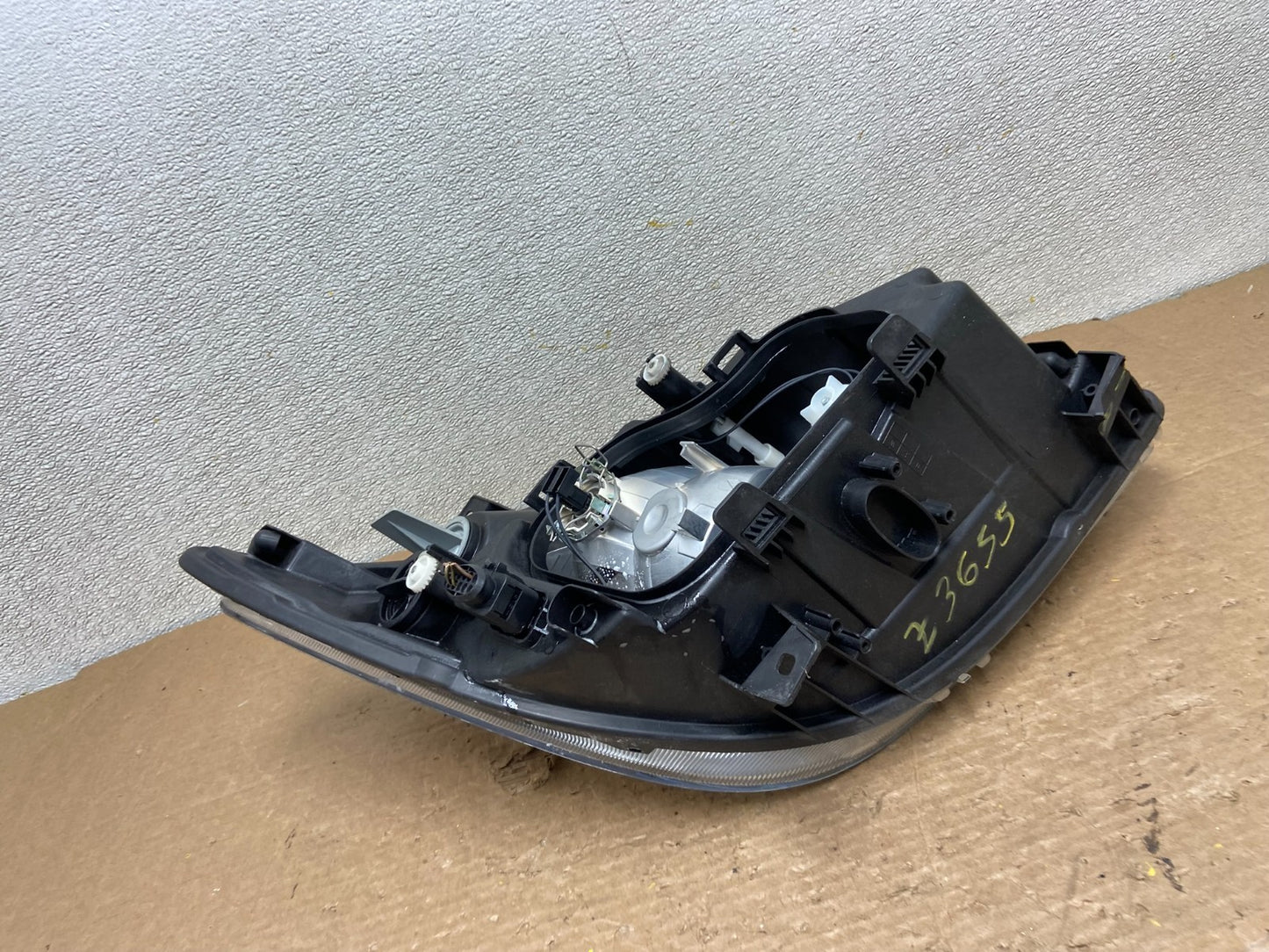 2007 to 2013 Mercedes Sprinter Headlight Left Driver Side Halogen Oem Z3655 DW7