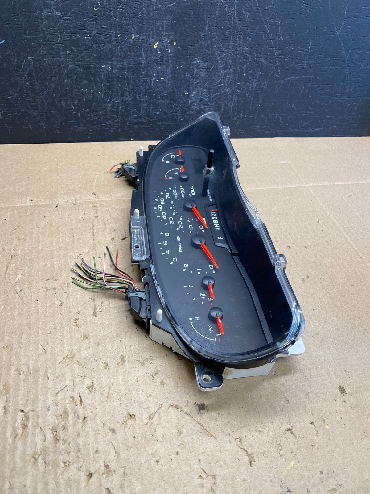 2004 to 2008 Ford E150 E250 E350 Gauge Speedometer Cluster AC66751