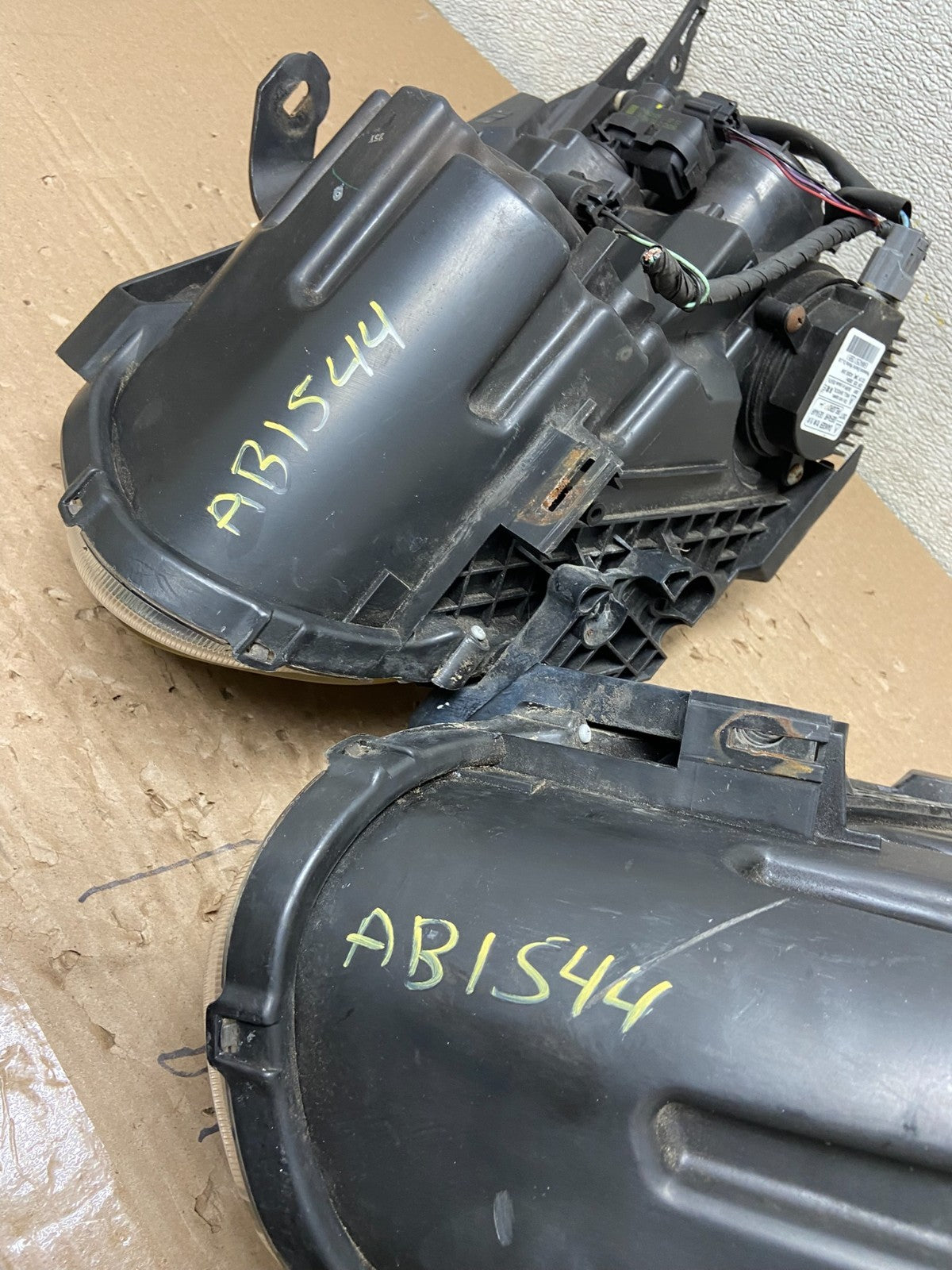 2009-2013 Nissan Rogue Left+Right Side Set Xenon Headlights OEM AB1544 DW13