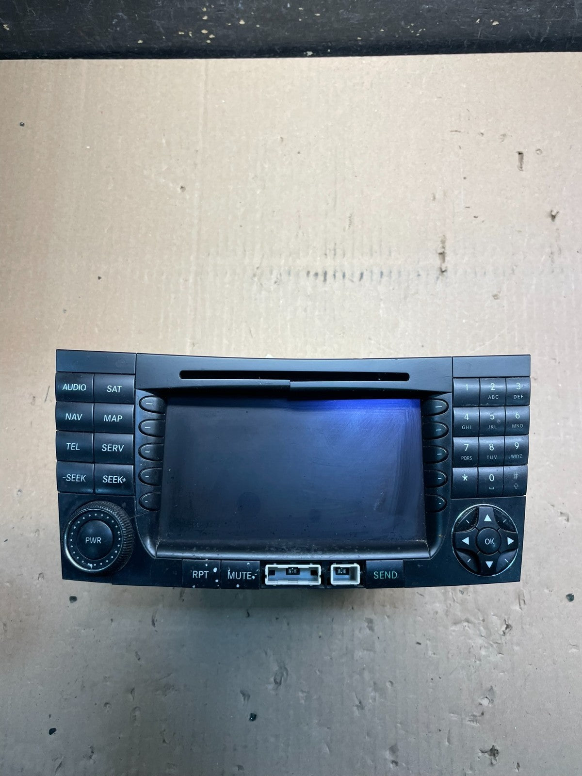 2003 2008 Mercedes E320 E350 Head Screen Display Radio CD Player Stereo U1438 DG0