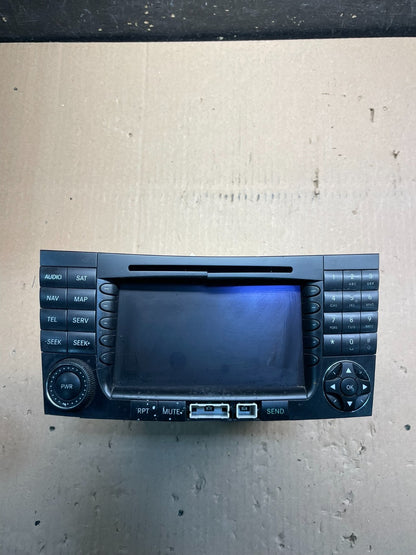 2003 2008 Mercedes E320 E350 Head Screen Display Radio CD Player Stereo U1438 DG0