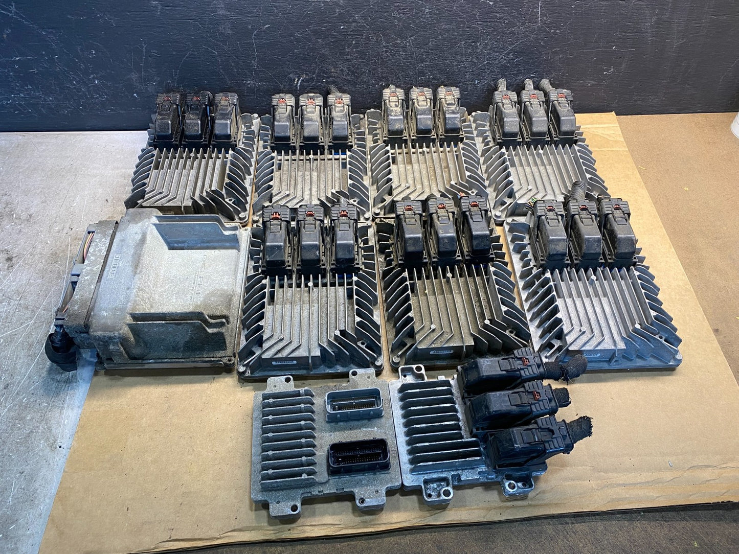 Mix of 10 Chevrolet ECM Engine Computer Module AD75801