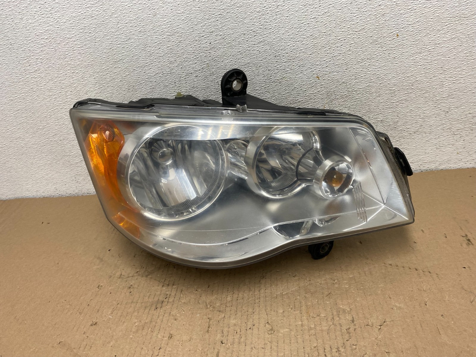 2011 to 2016 Chrysler Town and Country Right Passenger Headlight AF3195 DW0