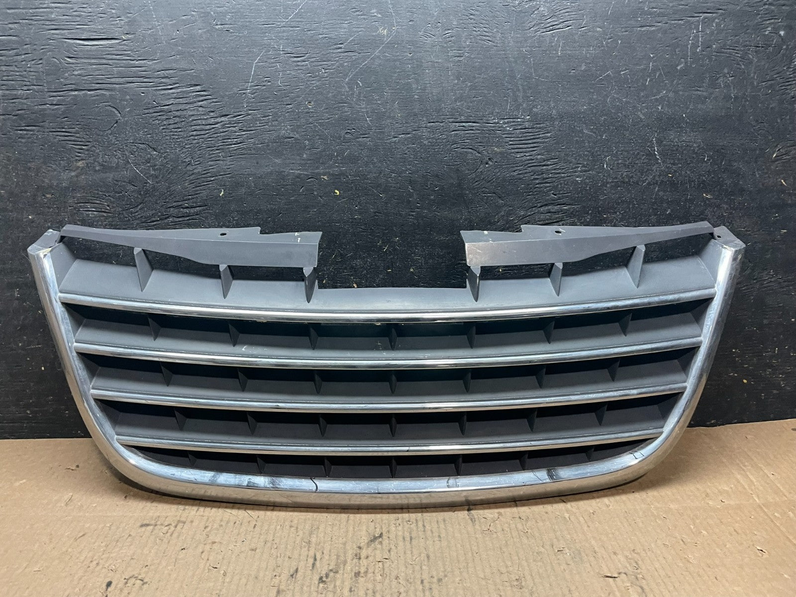 2008 to 2010 Chrysler Town & Country Front Upper Grill Grille Oem  Y1253 DG0
